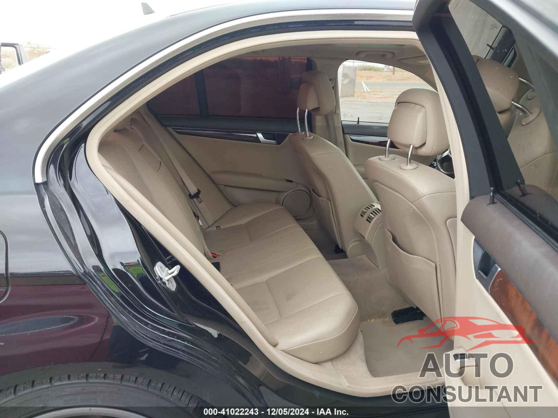 MERCEDES-BENZ C 250 2014 - WDDGF4HB9EA967272