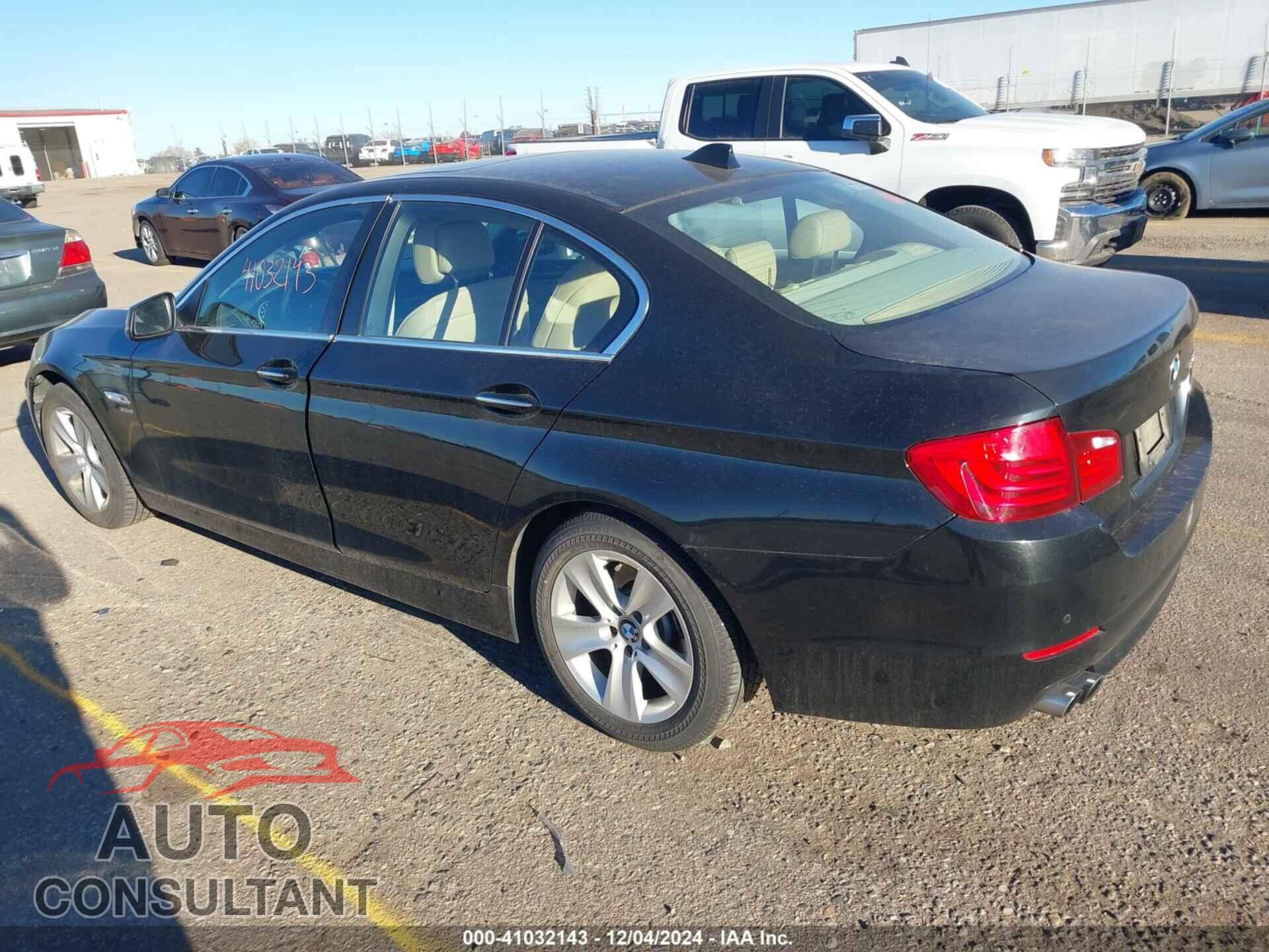 BMW 528I 2012 - WBAXH5C50CDW10616