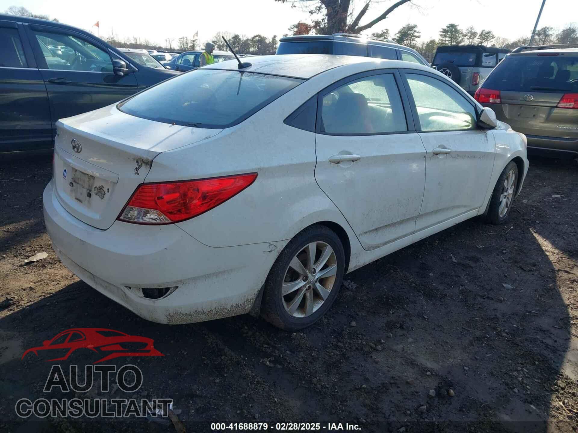 HYUNDAI ACCENT 2013 - KMHCU4AE3DU381226