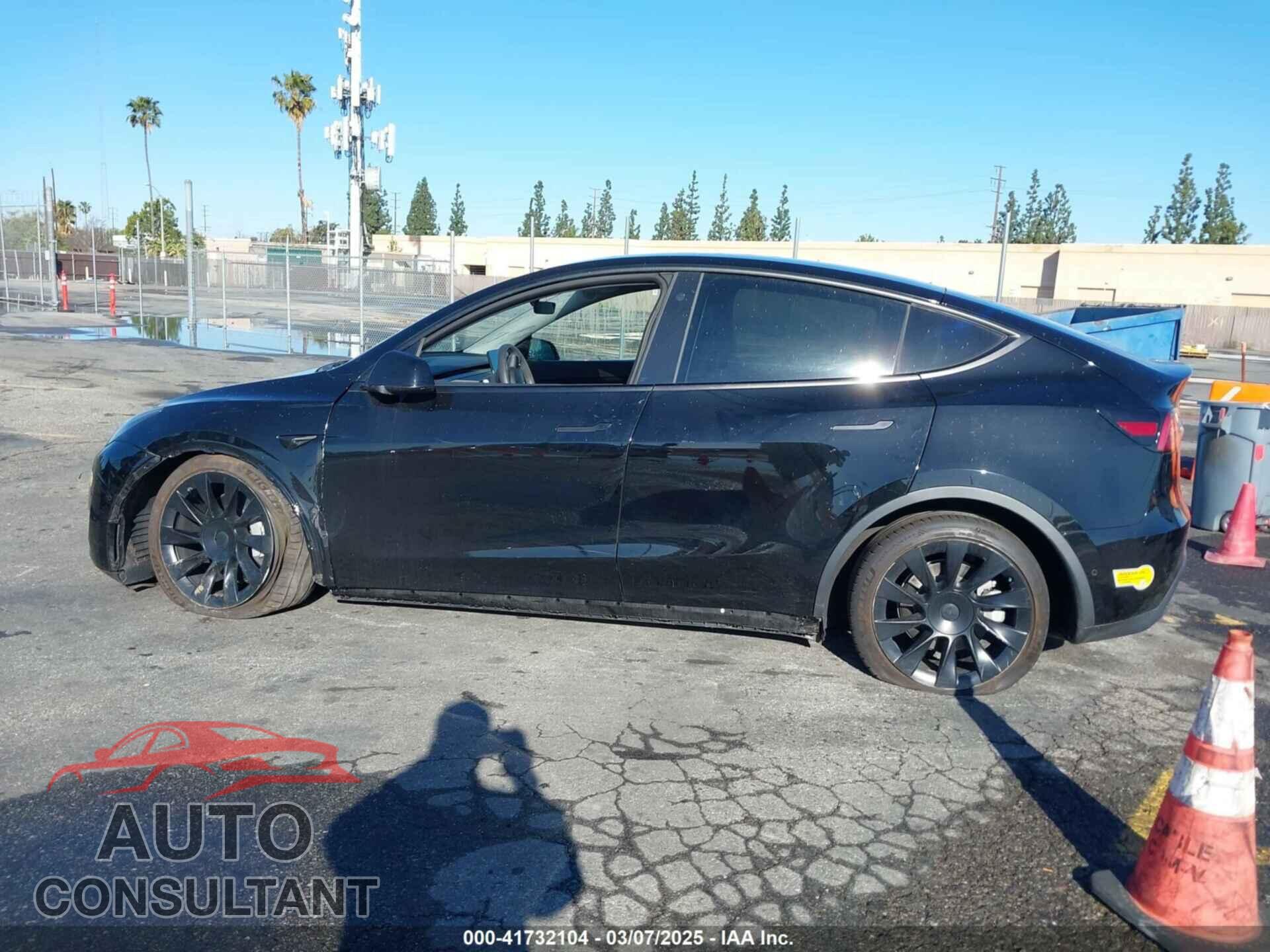 TESLA MODEL Y 2021 - 5YJYGDEEXMF233997