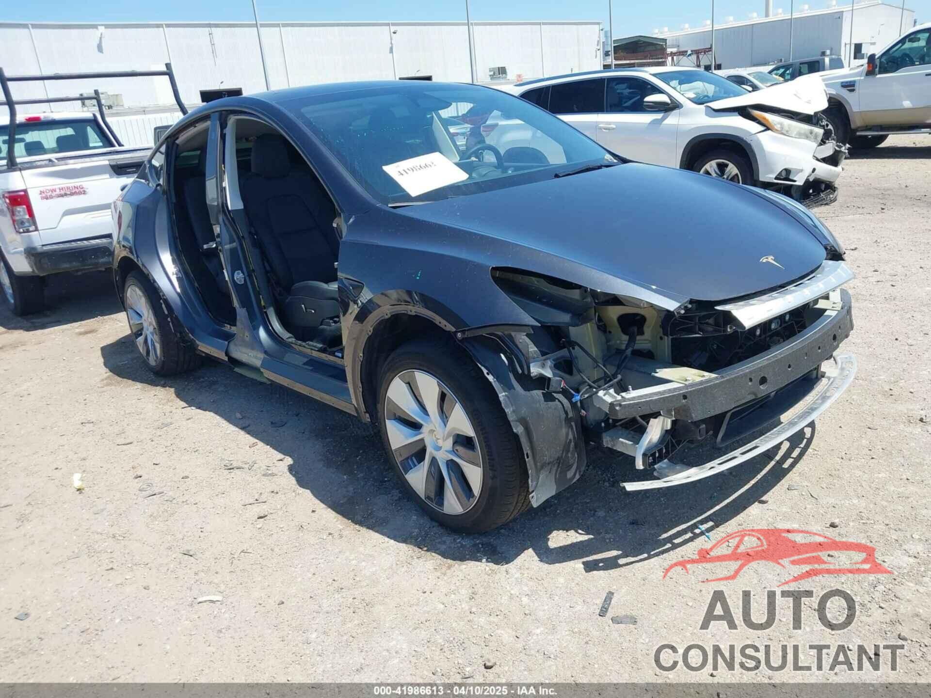 TESLA MODEL Y 2024 - 7SAYGDED2RF040745