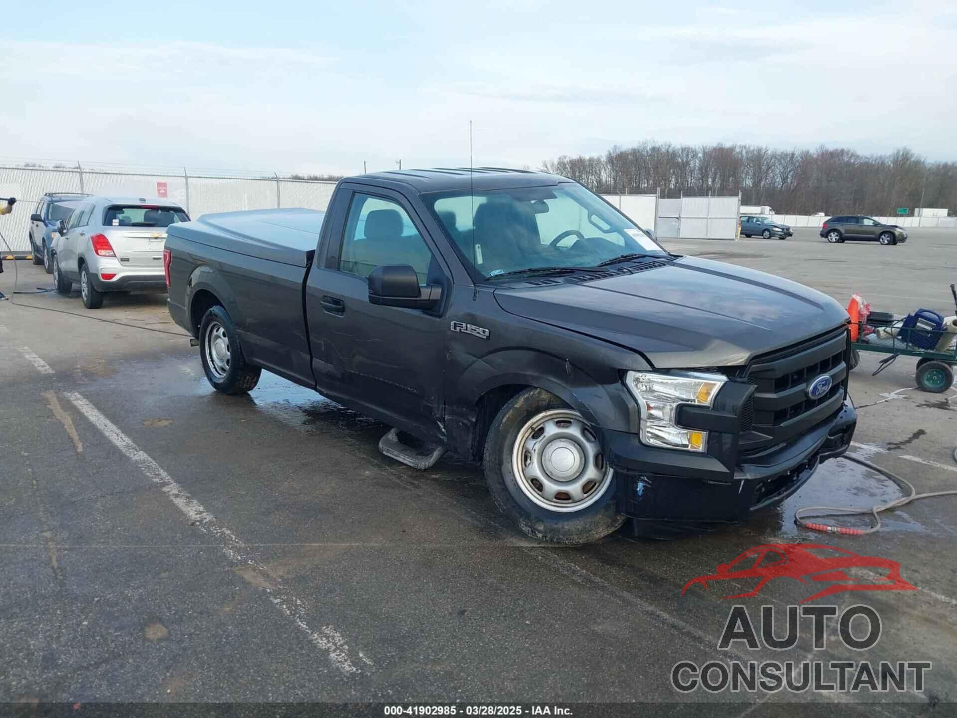 FORD F-150 2017 - 1FTMF1C88HKC40307