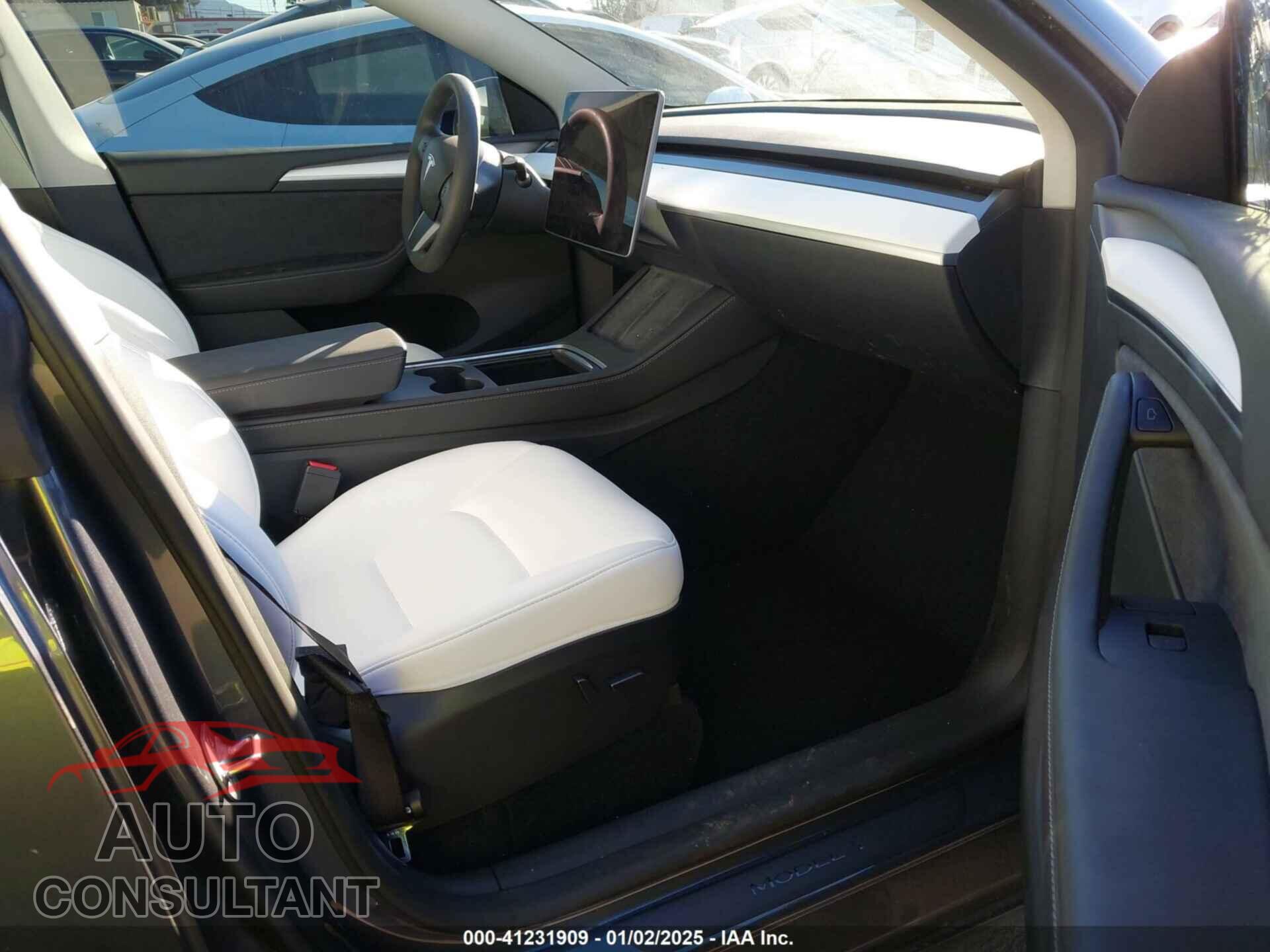 TESLA MODEL Y 2023 - 7SAYGDEE6PF897477
