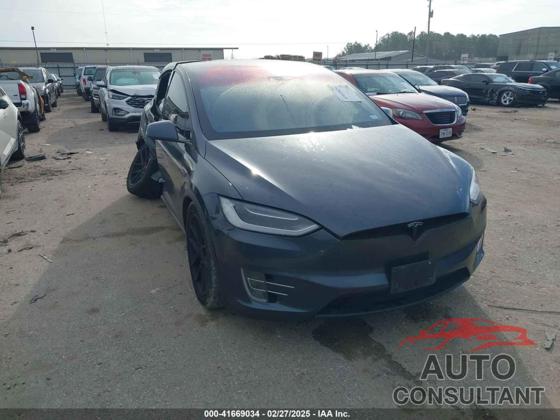 TESLA MODEL X 2016 - 5YJXCAE44GF000537