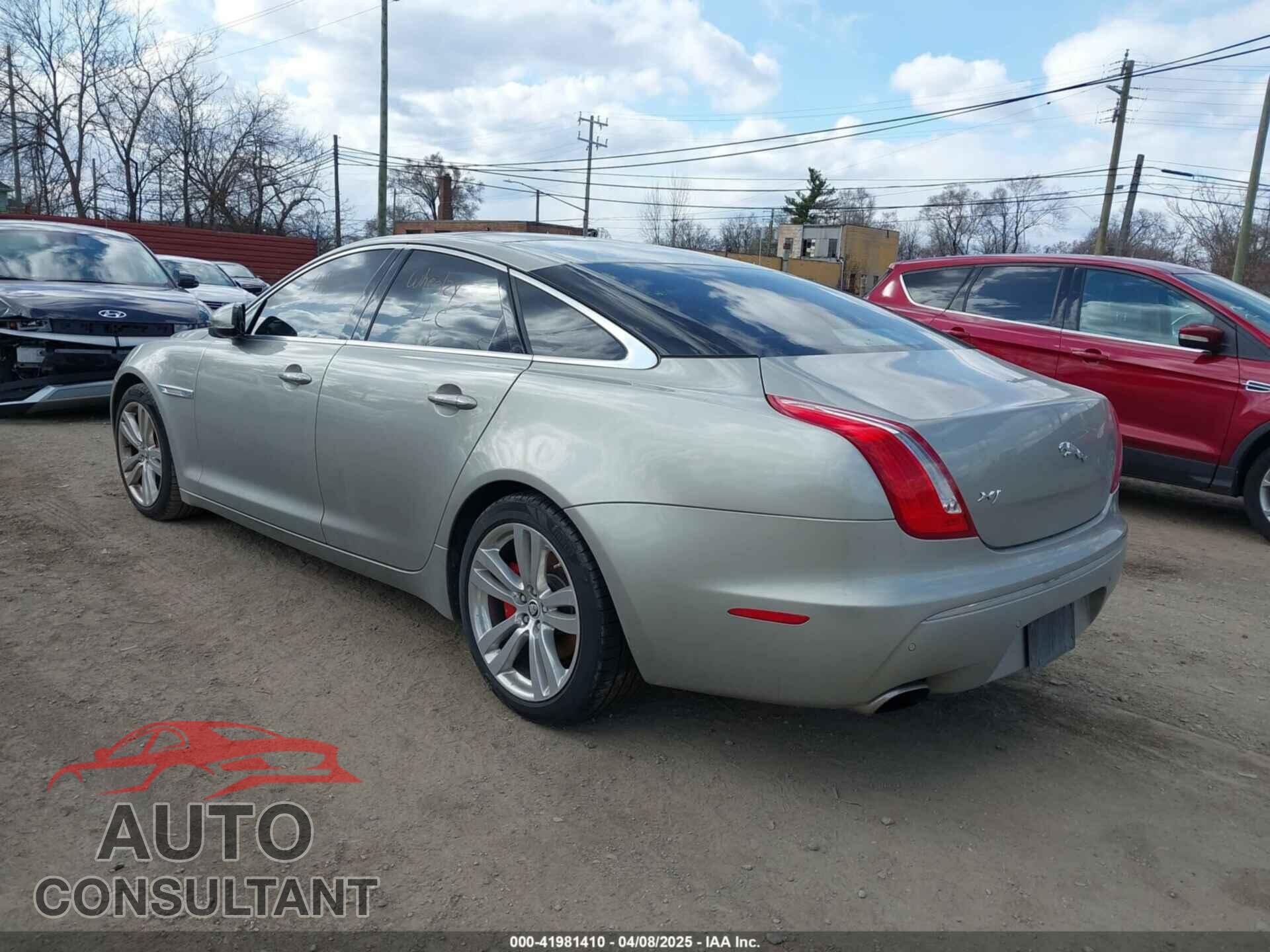 JAGUAR XJ 2011 - SAJWA1CB2BLV18706