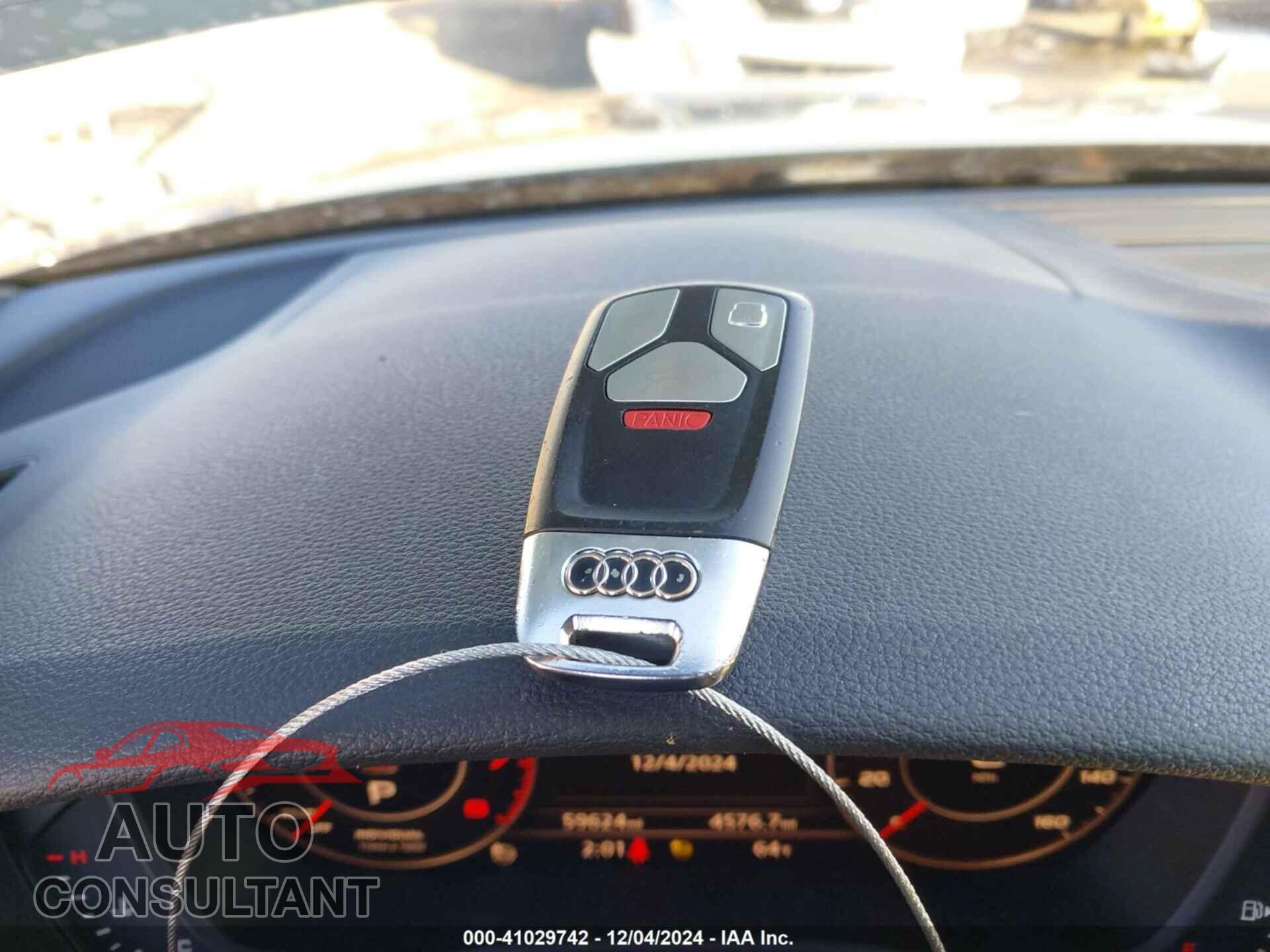 AUDI A4 2017 - WAUDNAF45HN041612