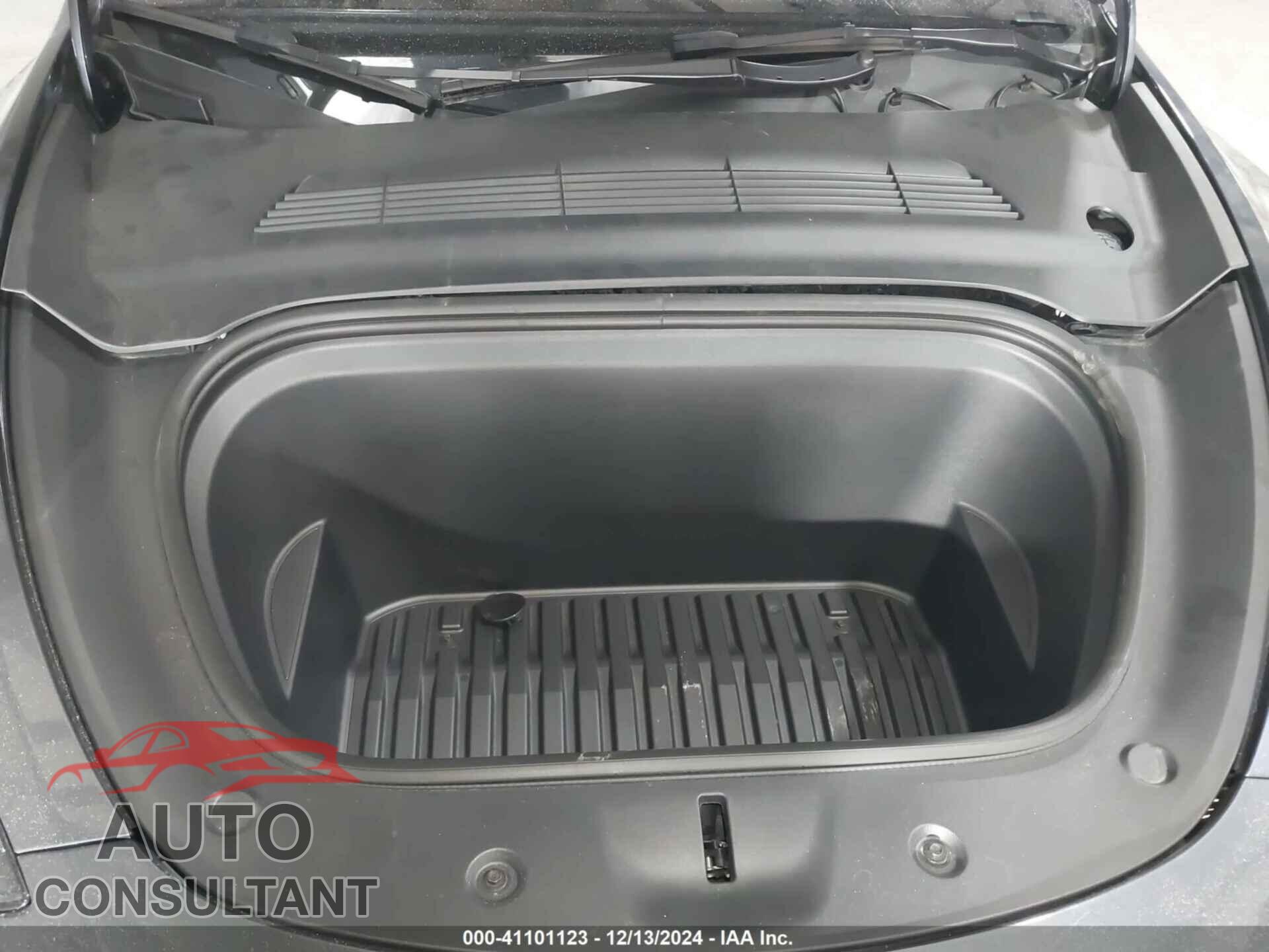 TESLA MODEL Y 2023 - 7SAYGDEE3PF715864