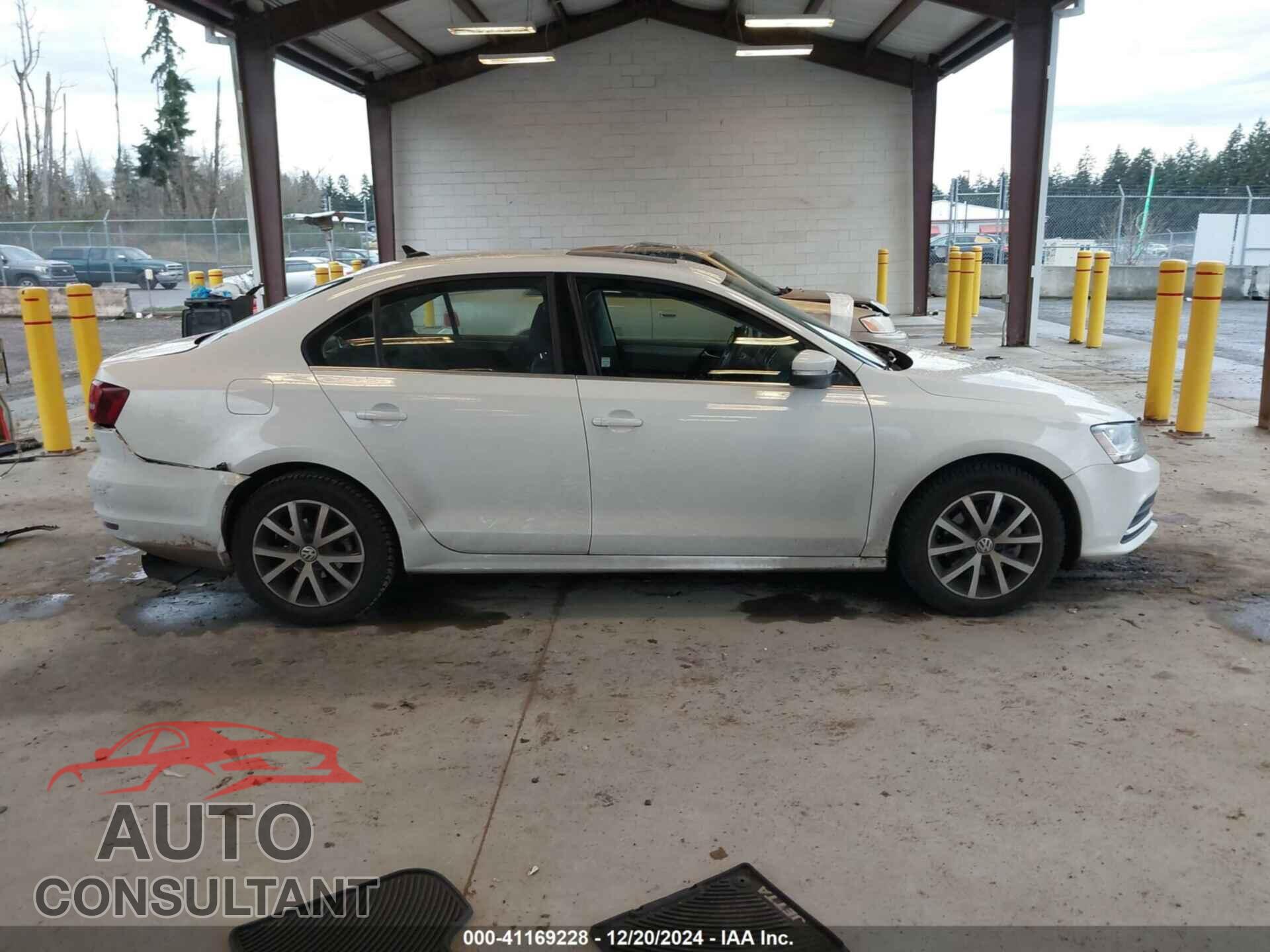 VOLKSWAGEN JETTA 2017 - 3VWDB7AJ0HM305662