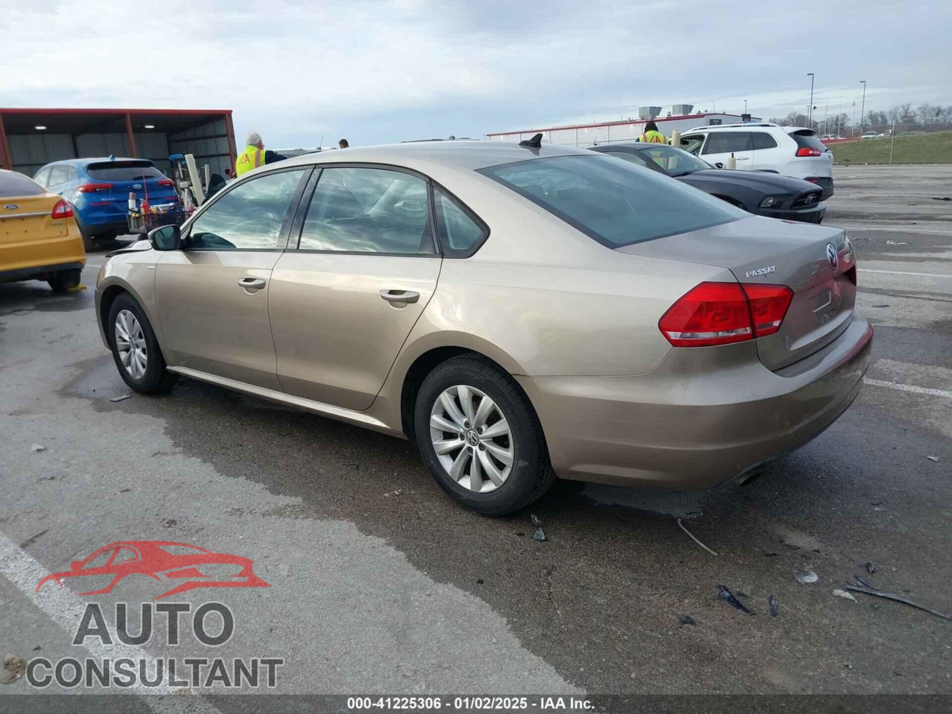 VOLKSWAGEN PASSAT 2015 - 1VWAT7A36FC028564