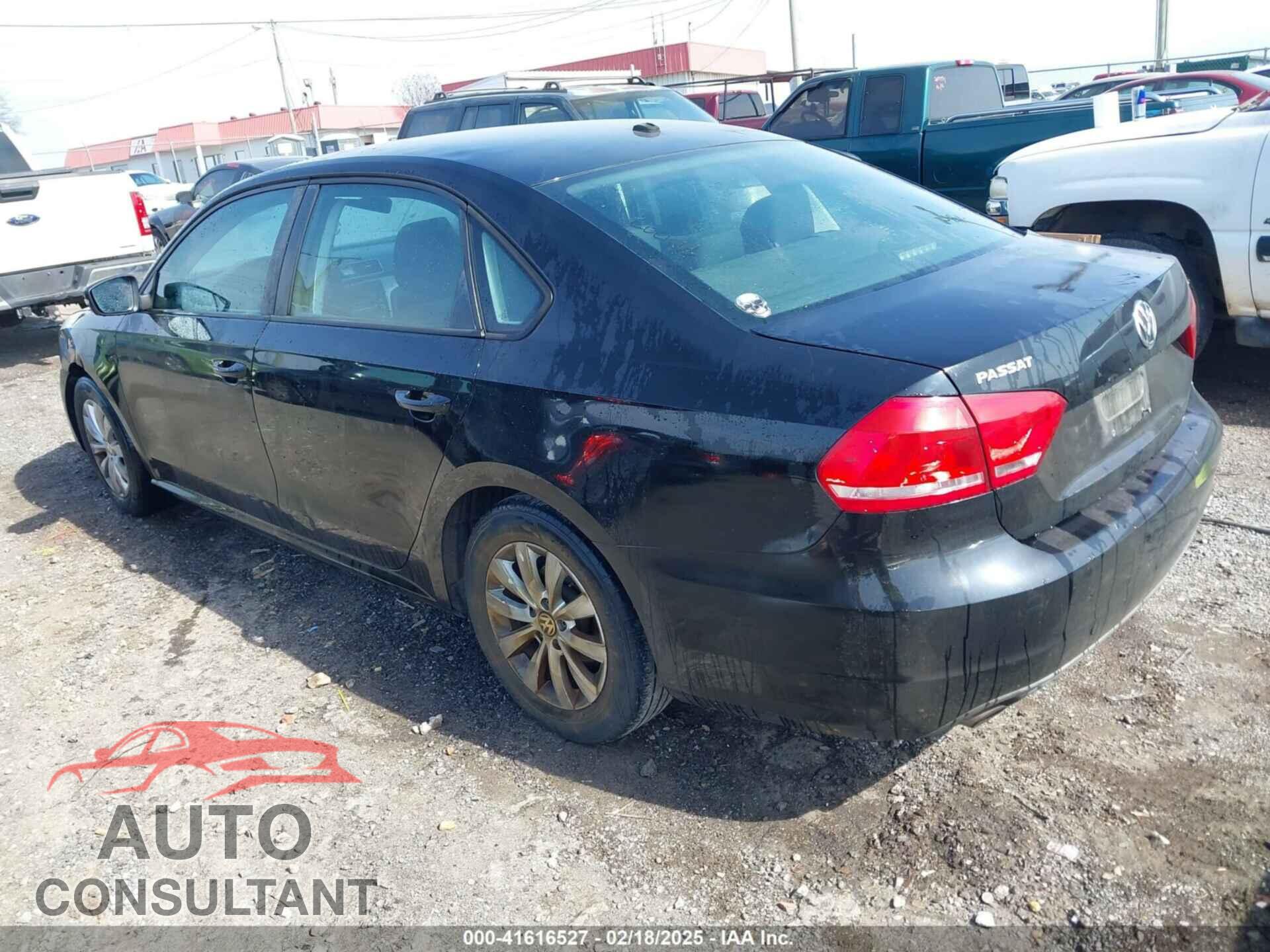 VOLKSWAGEN PASSAT 2013 - 1VWAP7A30DC070794