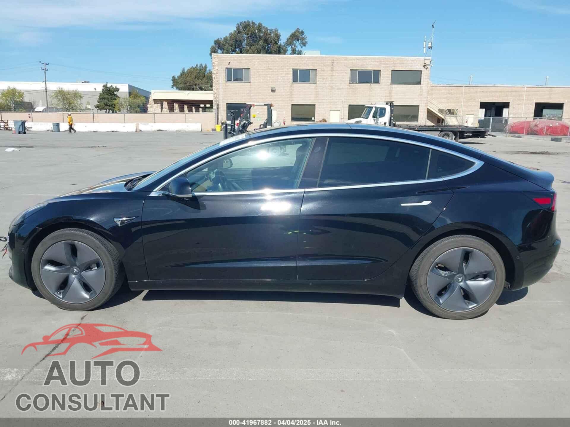 TESLA MODEL 3 2019 - 5YJ3E1EB4KF385856