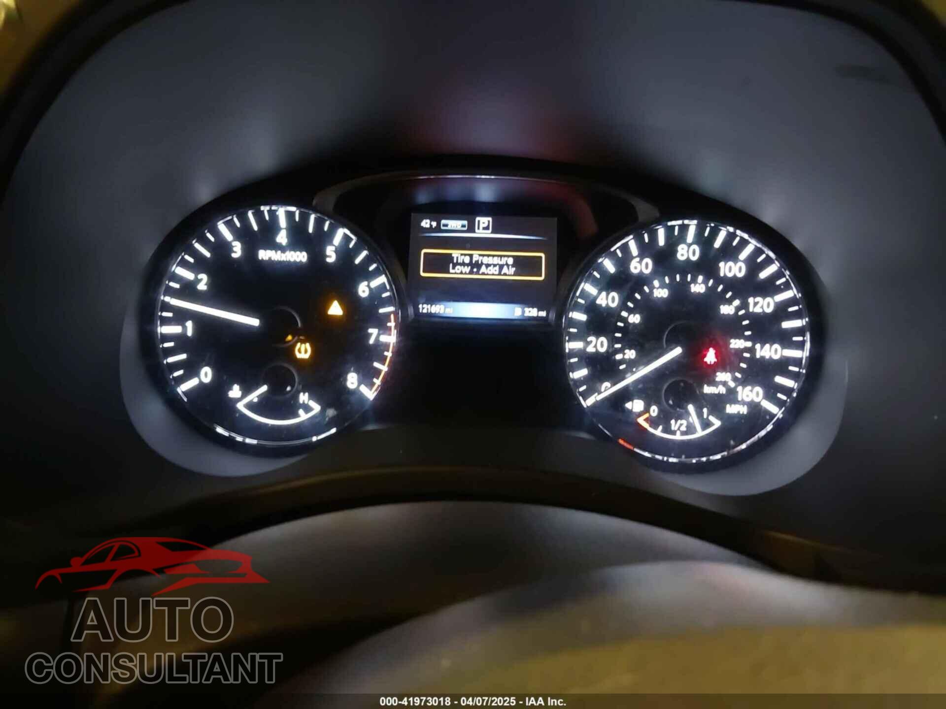 NISSAN PATHFINDER 2017 - 5N1DR2MM8HC640947