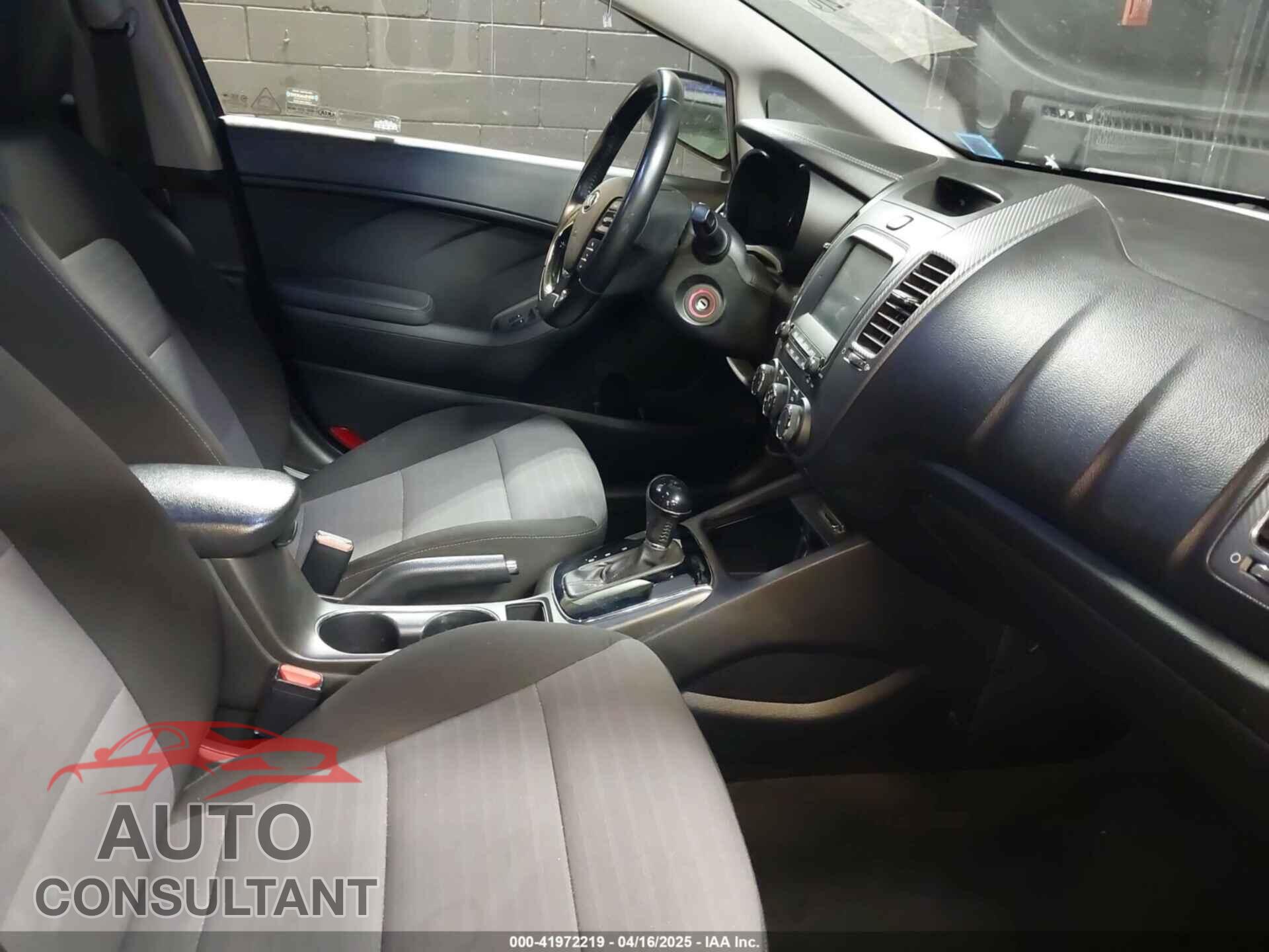 KIA FORTE 2017 - 3KPFL4A77HE133653