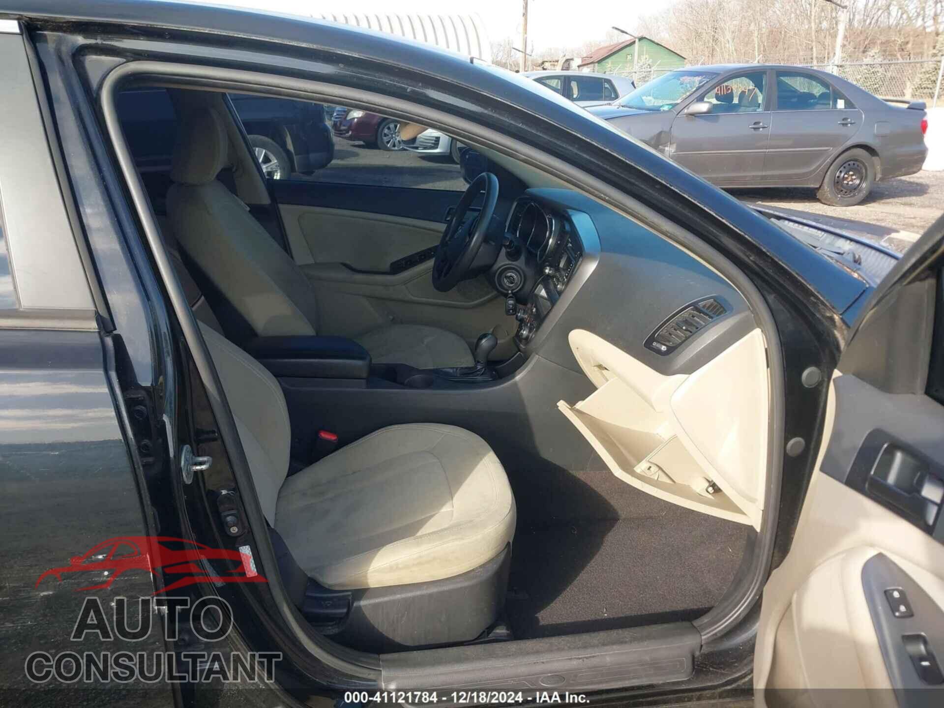 KIA OPTIMA 2011 - KNAGM4A78B5112814