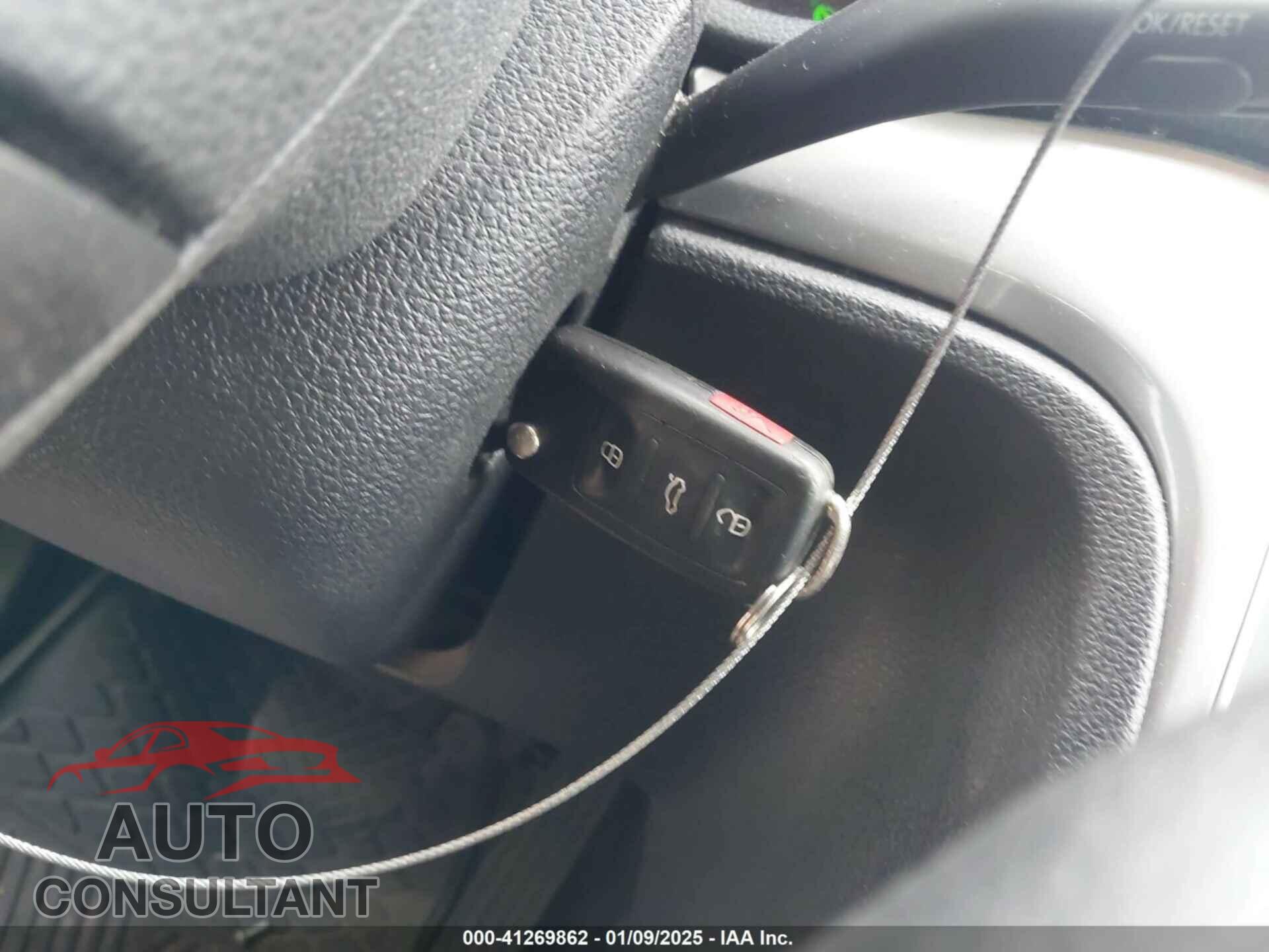 VOLKSWAGEN PASSAT 2014 - 1VWAP7A37EC005863