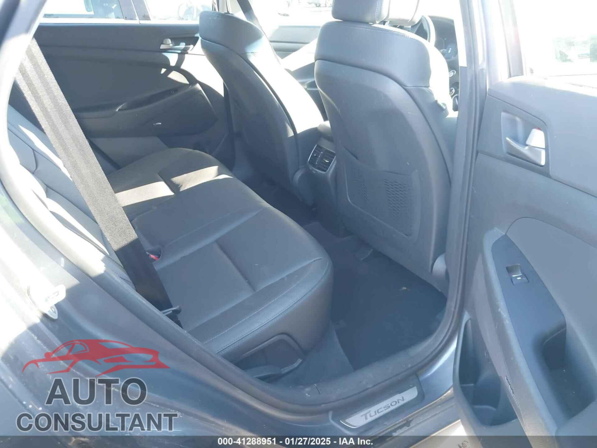 HYUNDAI TUCSON 2018 - KM8J3CA26JU751218