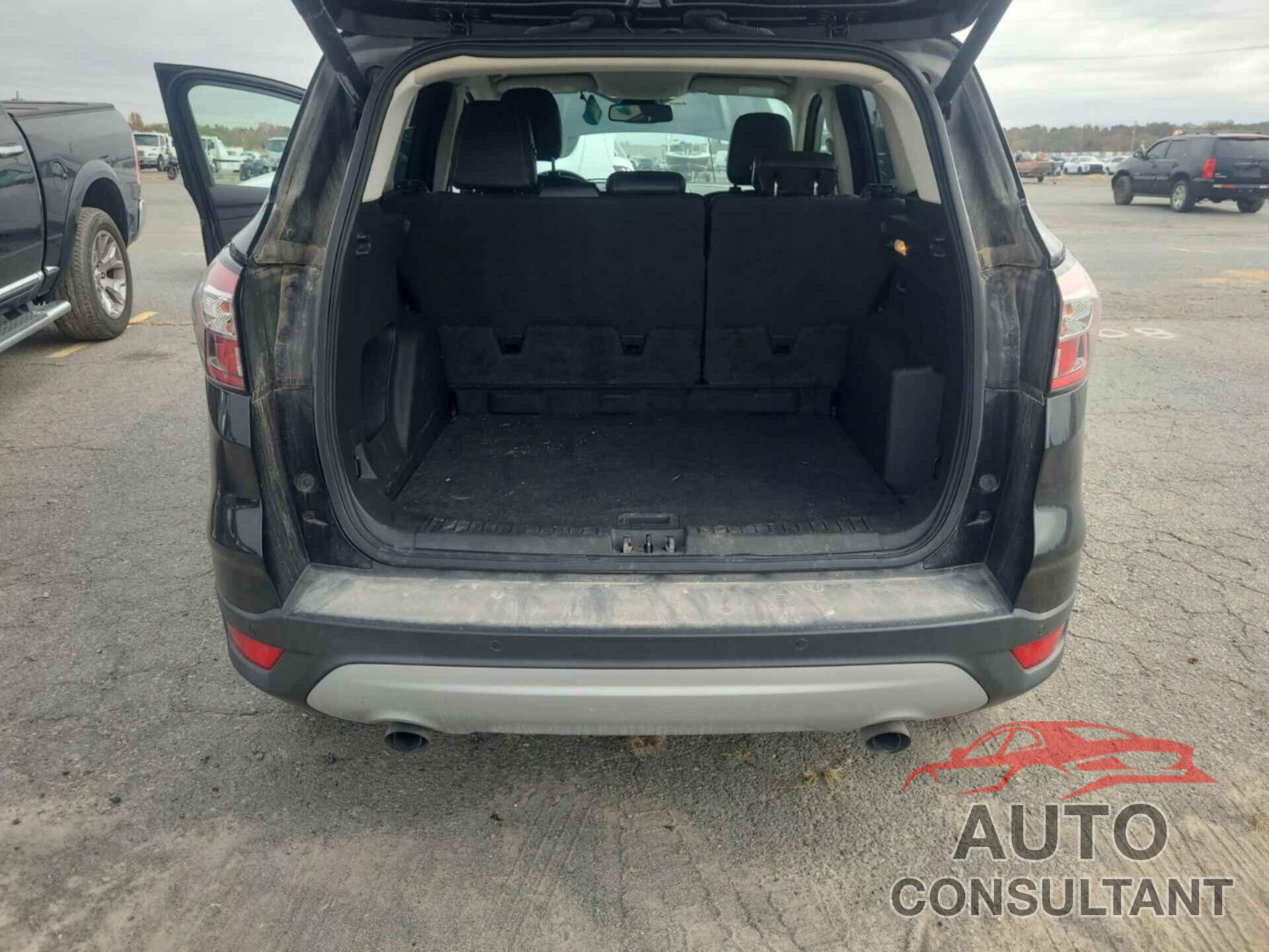 FORD ESCAPE 2018 - 1FMCU0HD2JUA75717