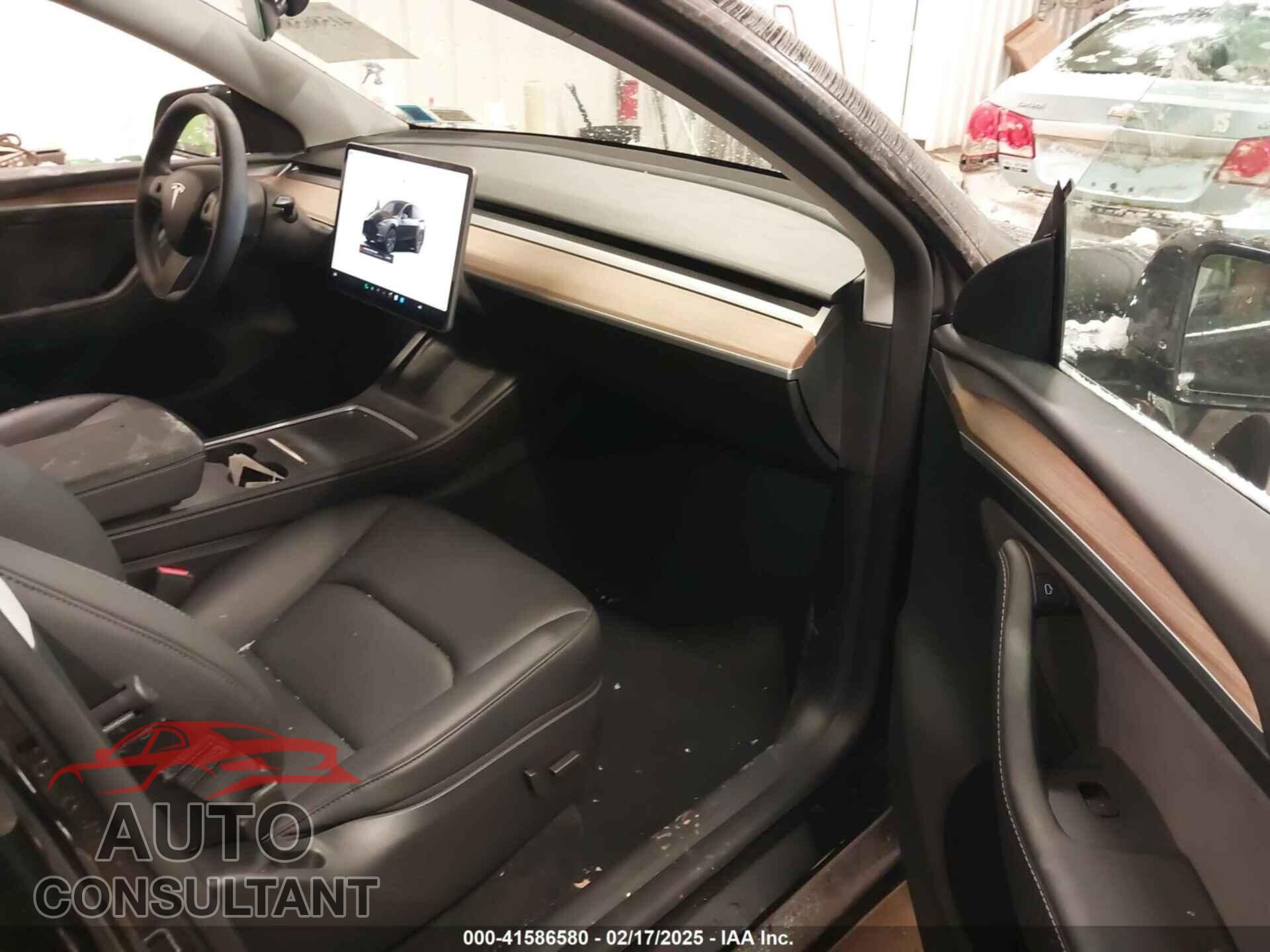 TESLA MODEL Y 2024 - 7SAYGAEE3RF023721