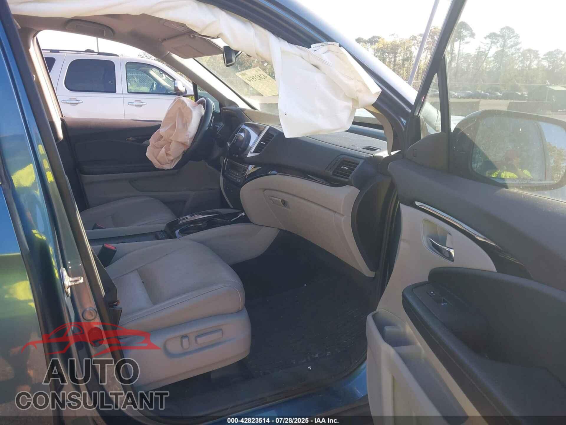 HONDA PILOT 2017 - 5FNYF6H04HB025022
