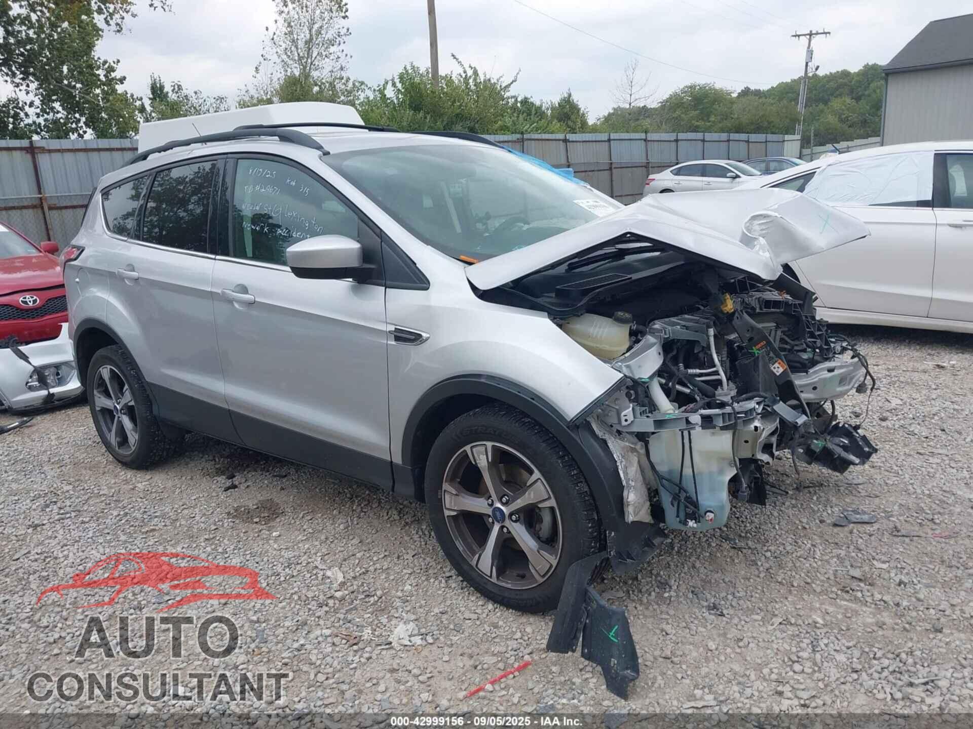 FORD ESCAPE 2017 - 1FMCU0GD7HUC94202