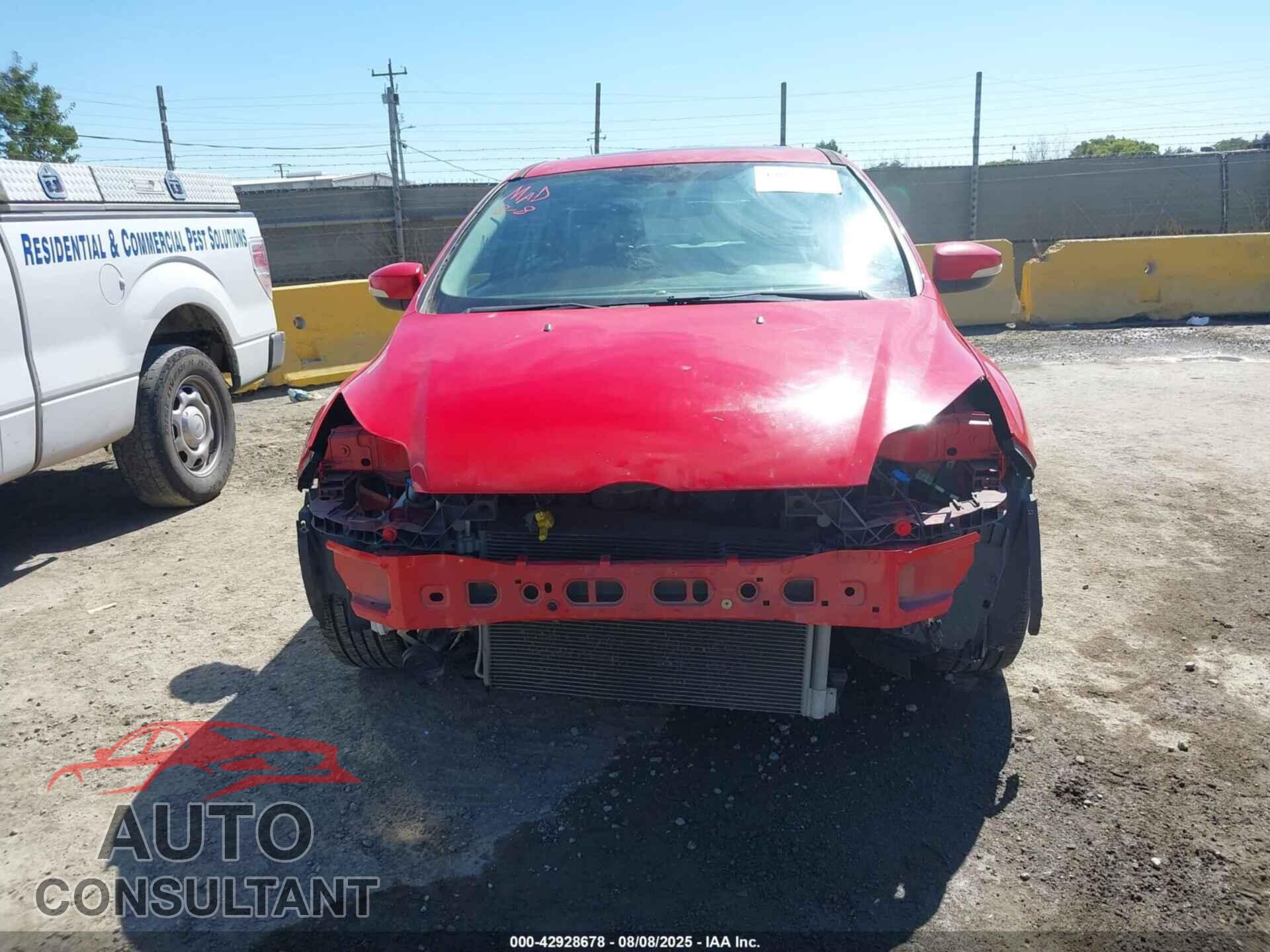FORD FOCUS 2014 - 1FADP3K25EL335781