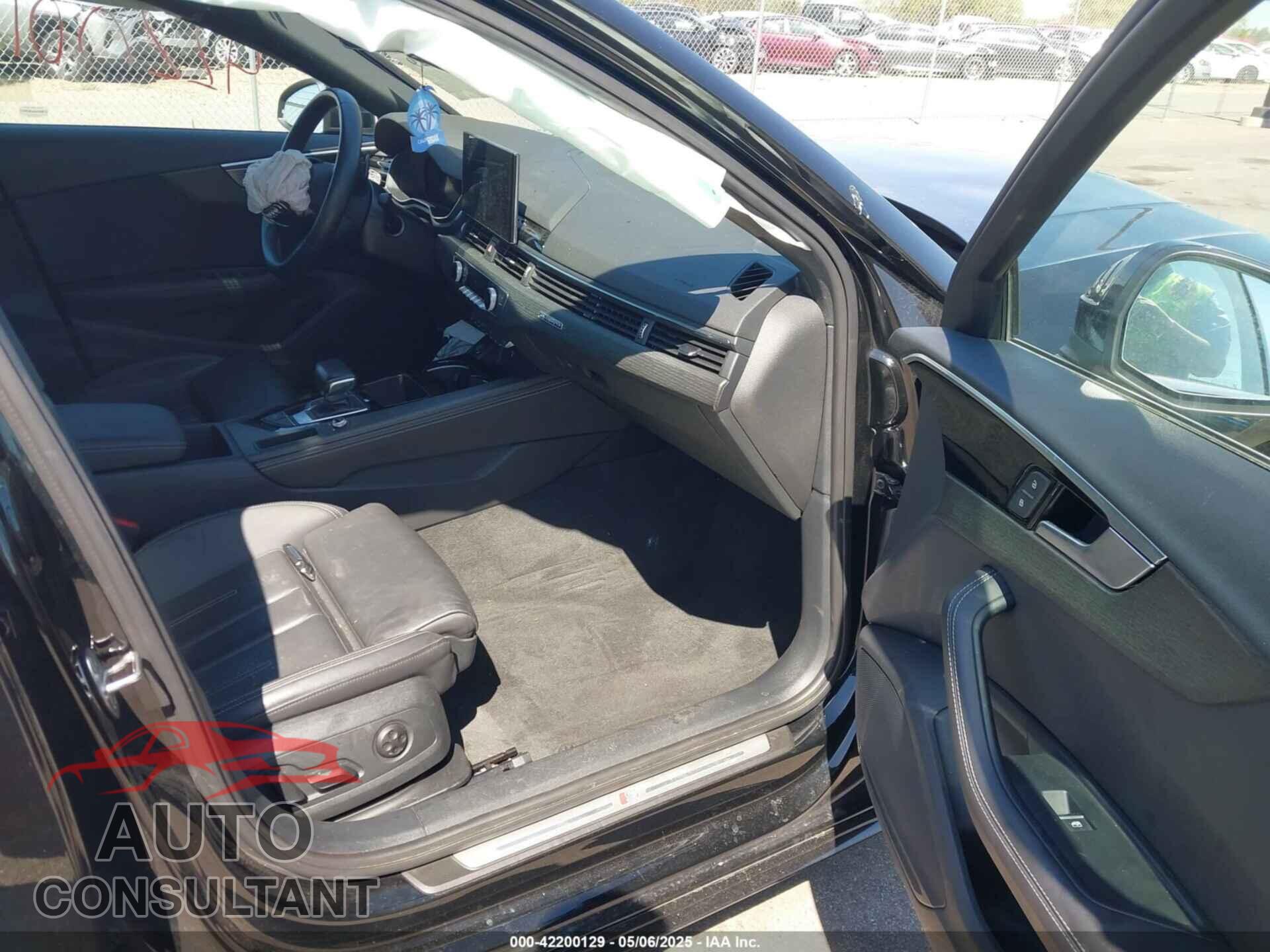 AUDI A4 2022 - WAUEAAF44NN011772