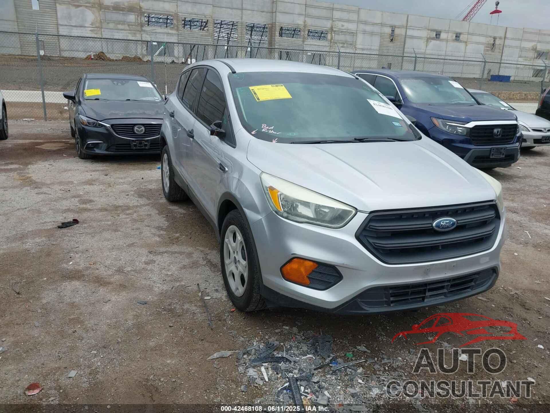 FORD ESCAPE 2017 - 1FMCU0F77HUA38637
