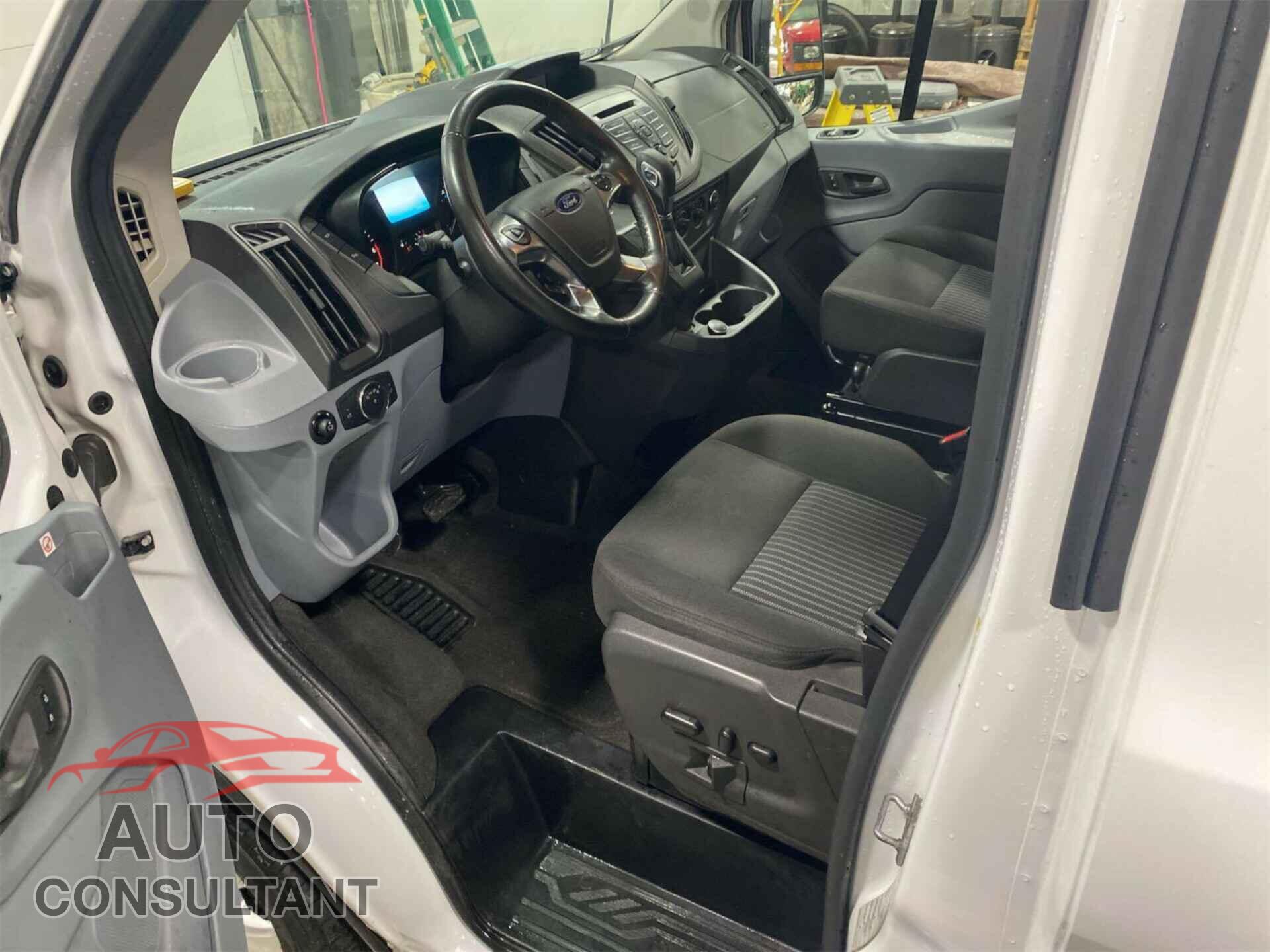 FORD TRANSIT 2019 - 1FTYR1YG2KKA40829