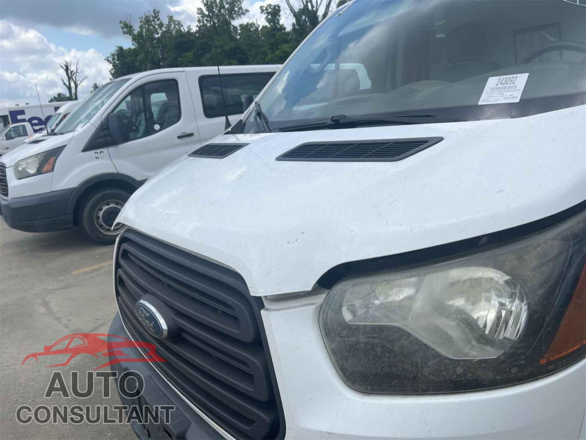 FORD TRANSIT 2017 - 1FTYE1YM1HKB17670