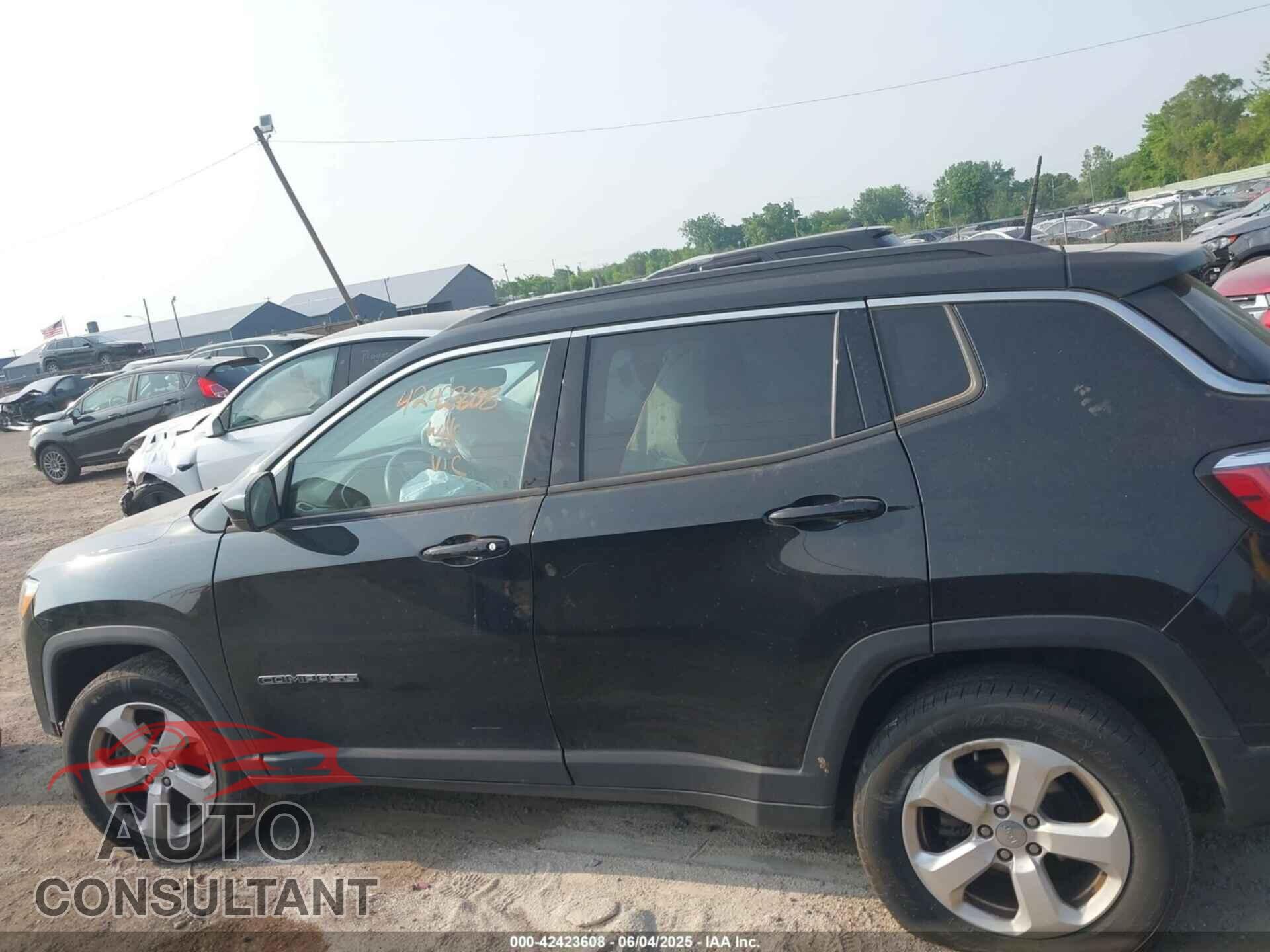 JEEP COMPASS 2018 - 3C4NJDBB2JT478904