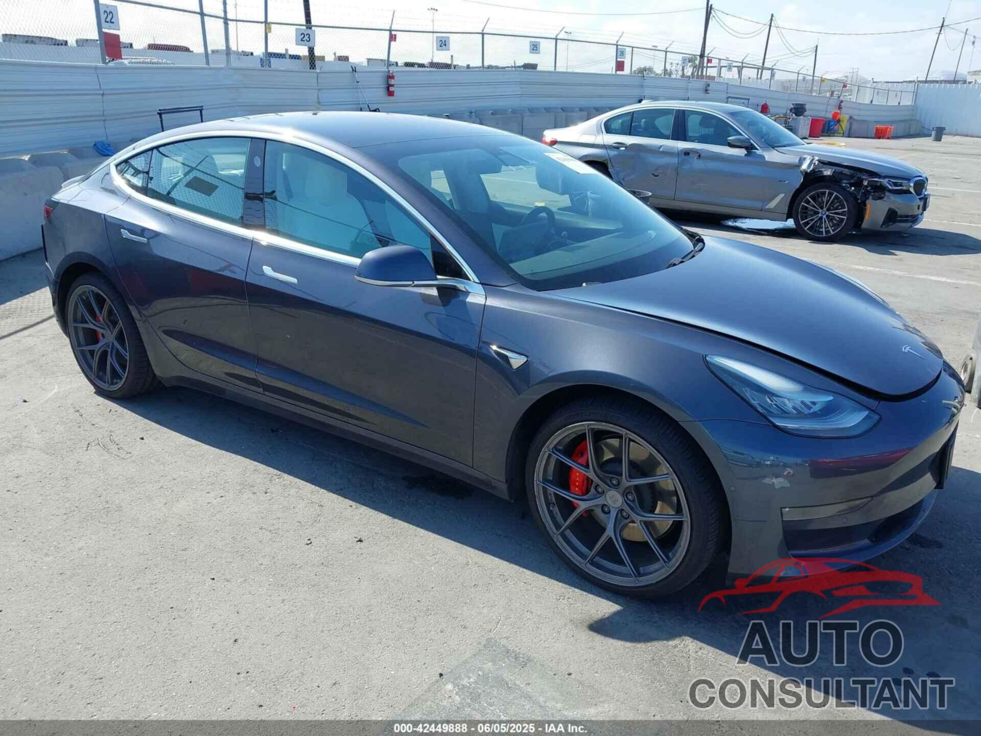 TESLA MODEL 3 2018 - 5YJ3E1EB9JF075300