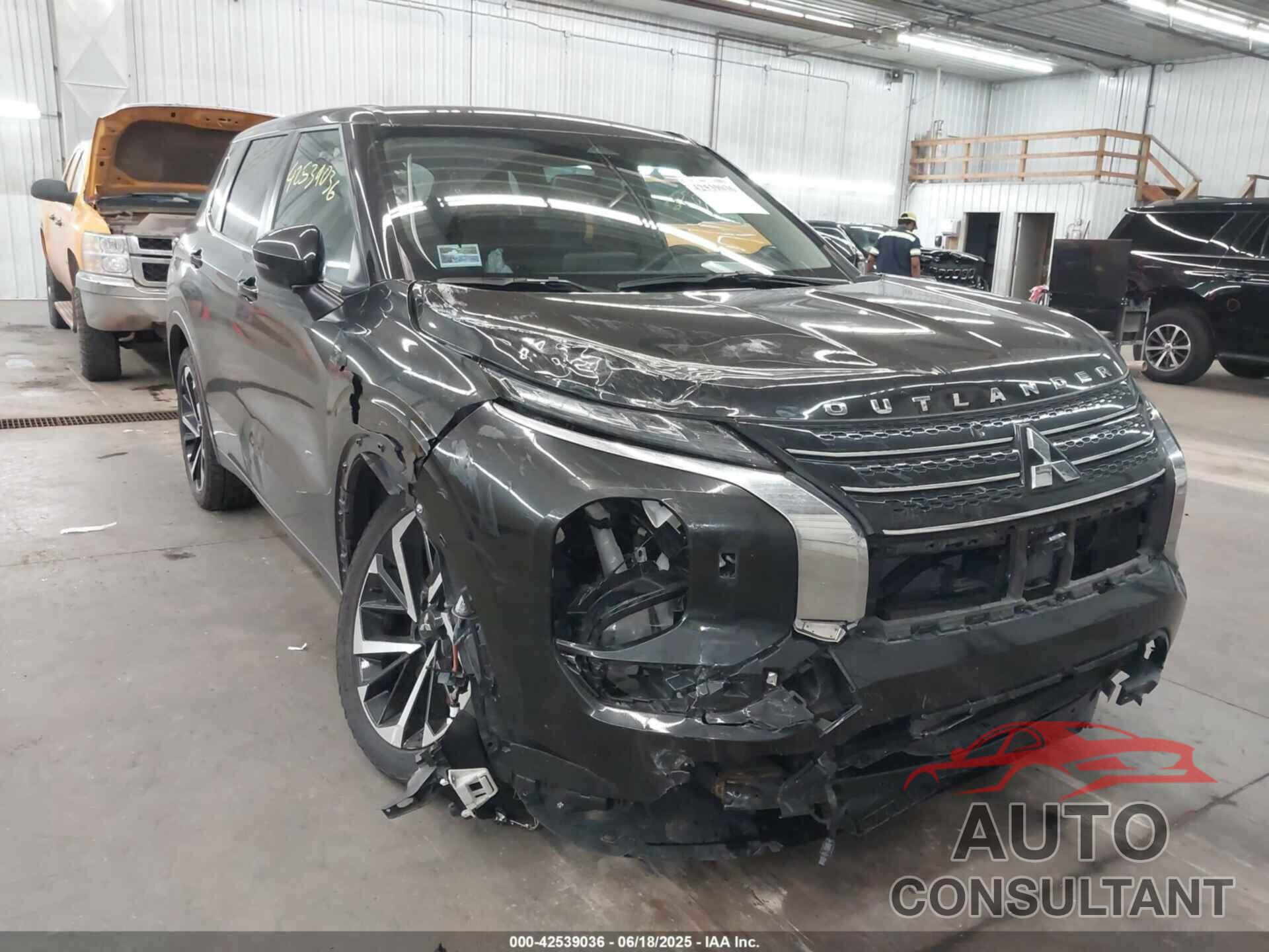 MITSUBISHI OUTLANDER 2022 - JA4J4TA87NZ015963