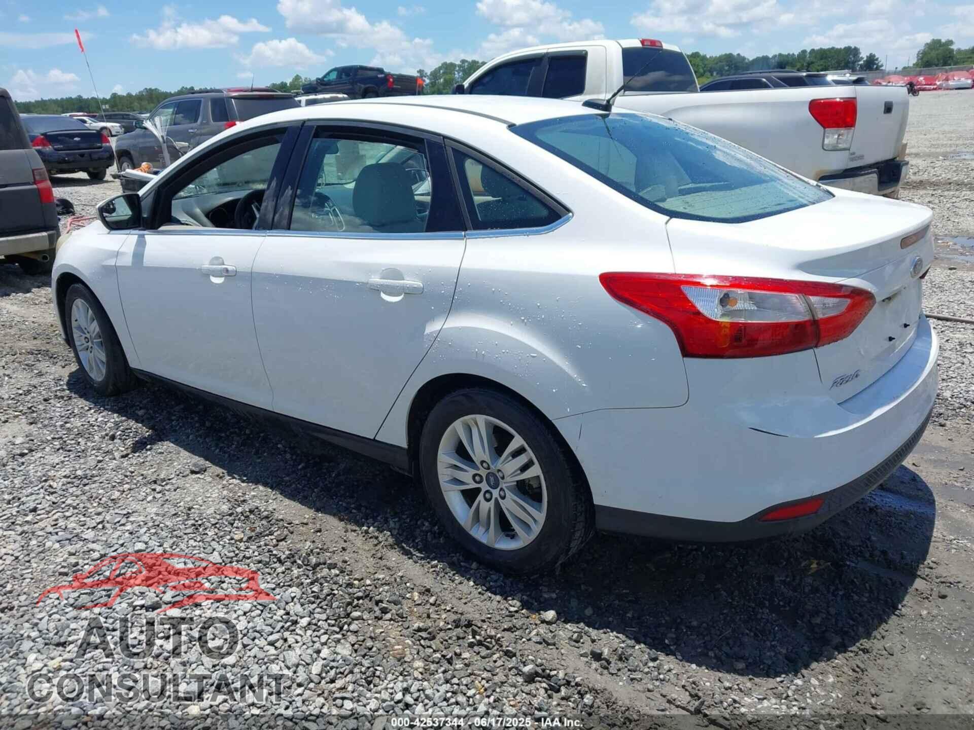 FORD FOCUS 2012 - 1FAHP3H26CL430985