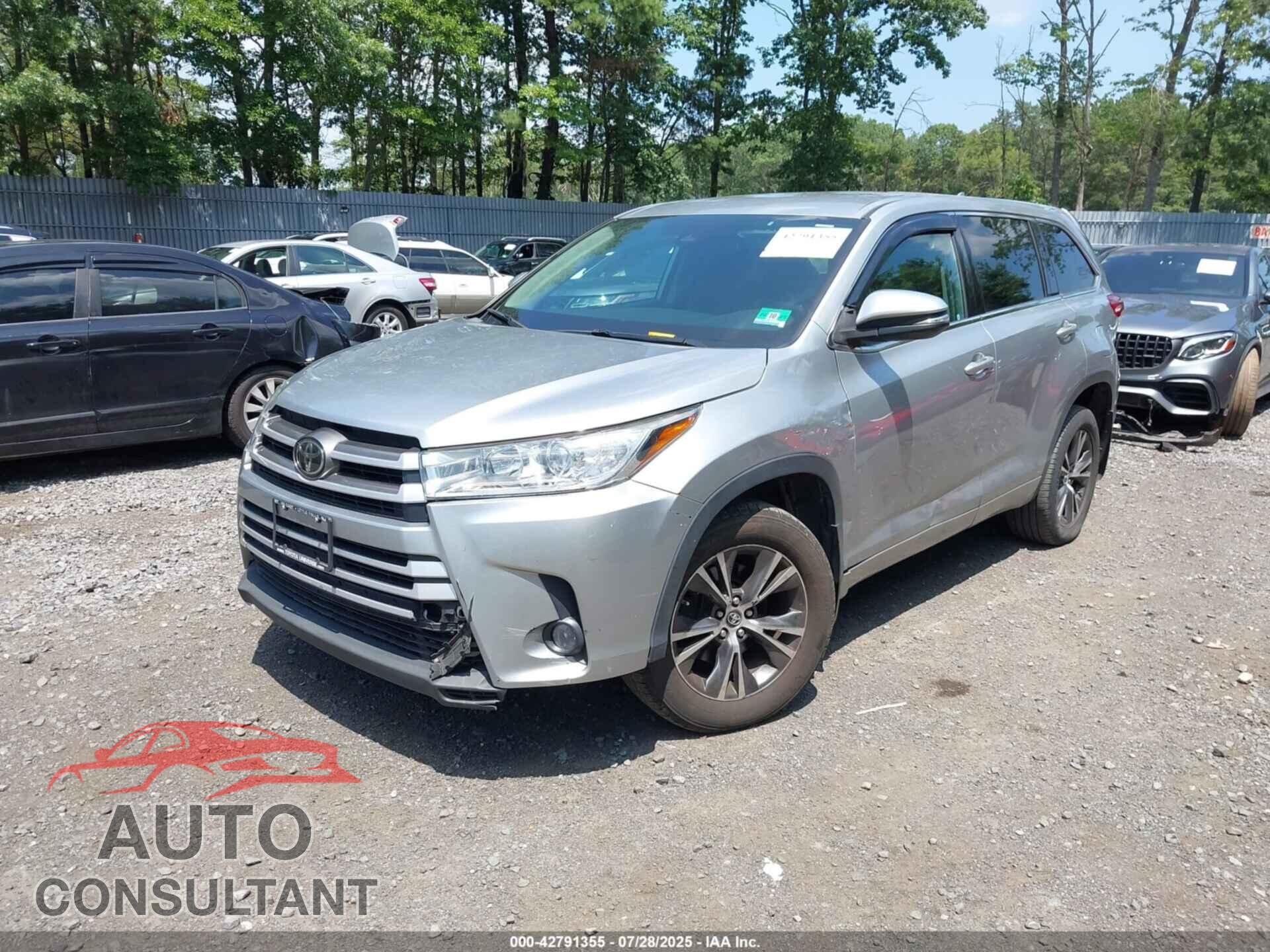 TOYOTA HIGHLANDER 2018 - 5TDBZRFH5JS908264