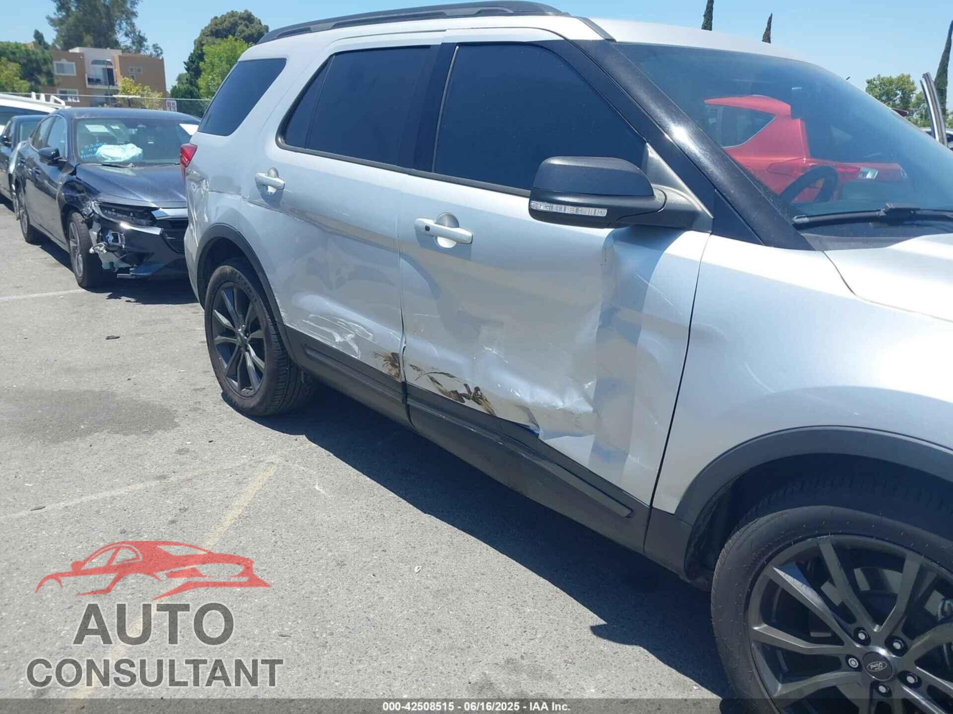 FORD EXPLORER 2018 - 1FM5K7D88JGA55860