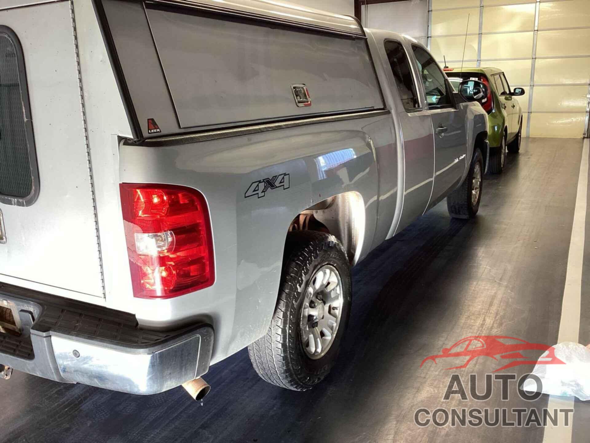 CHEVROLET SILVERADO 2013 - 1GCRKSE74DZ232671