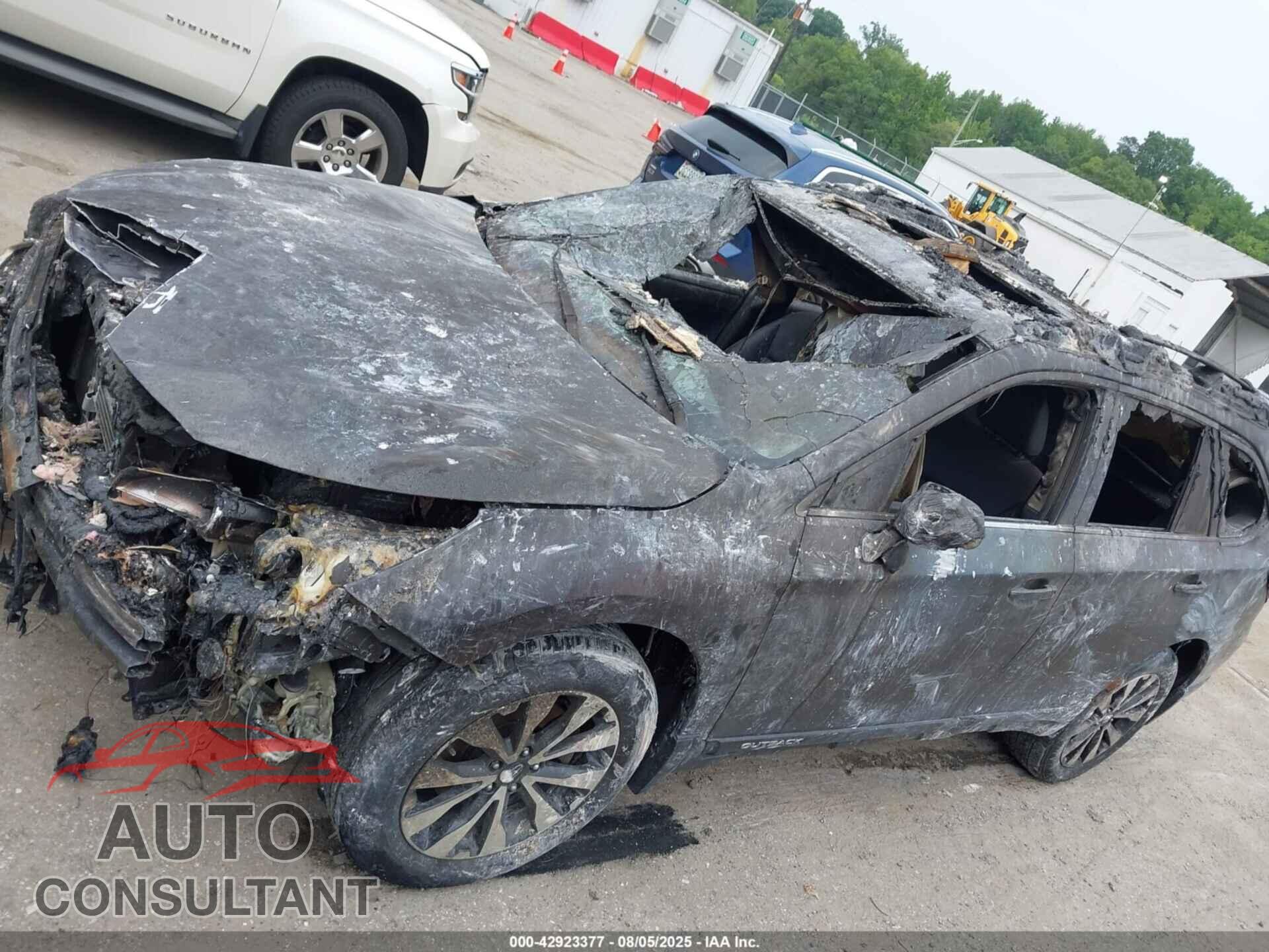 SUBARU OUTBACK 2017 - 4S4BSAKC8H3323847