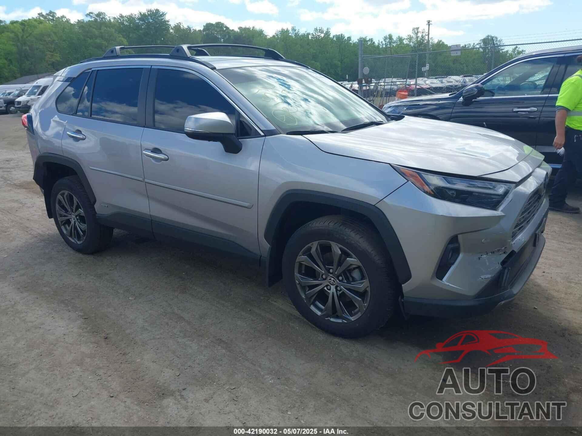 TOYOTA RAV4 HYBRID 2024 - JTMD6RFV6RD128627