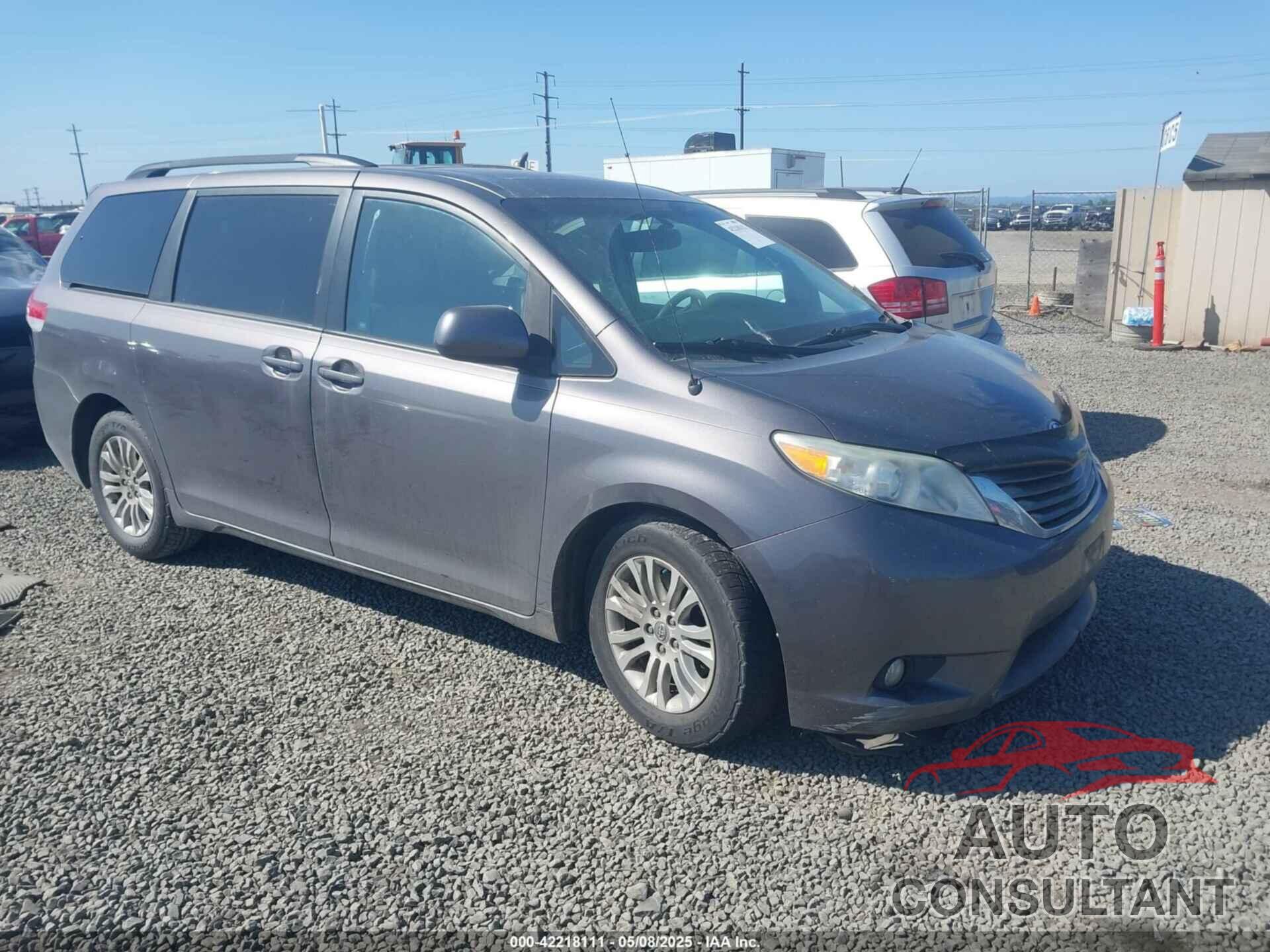 TOYOTA SIENNA 2011 - 5TDYK3DC9BS133603