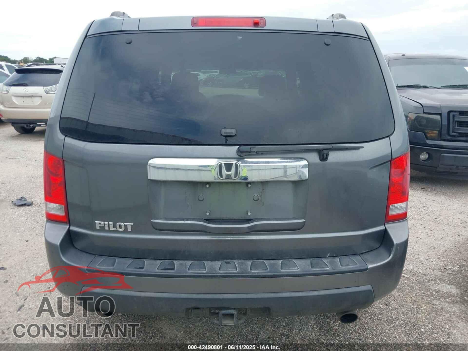 HONDA PILOT 2011 - 5FNYF3H48BB022424