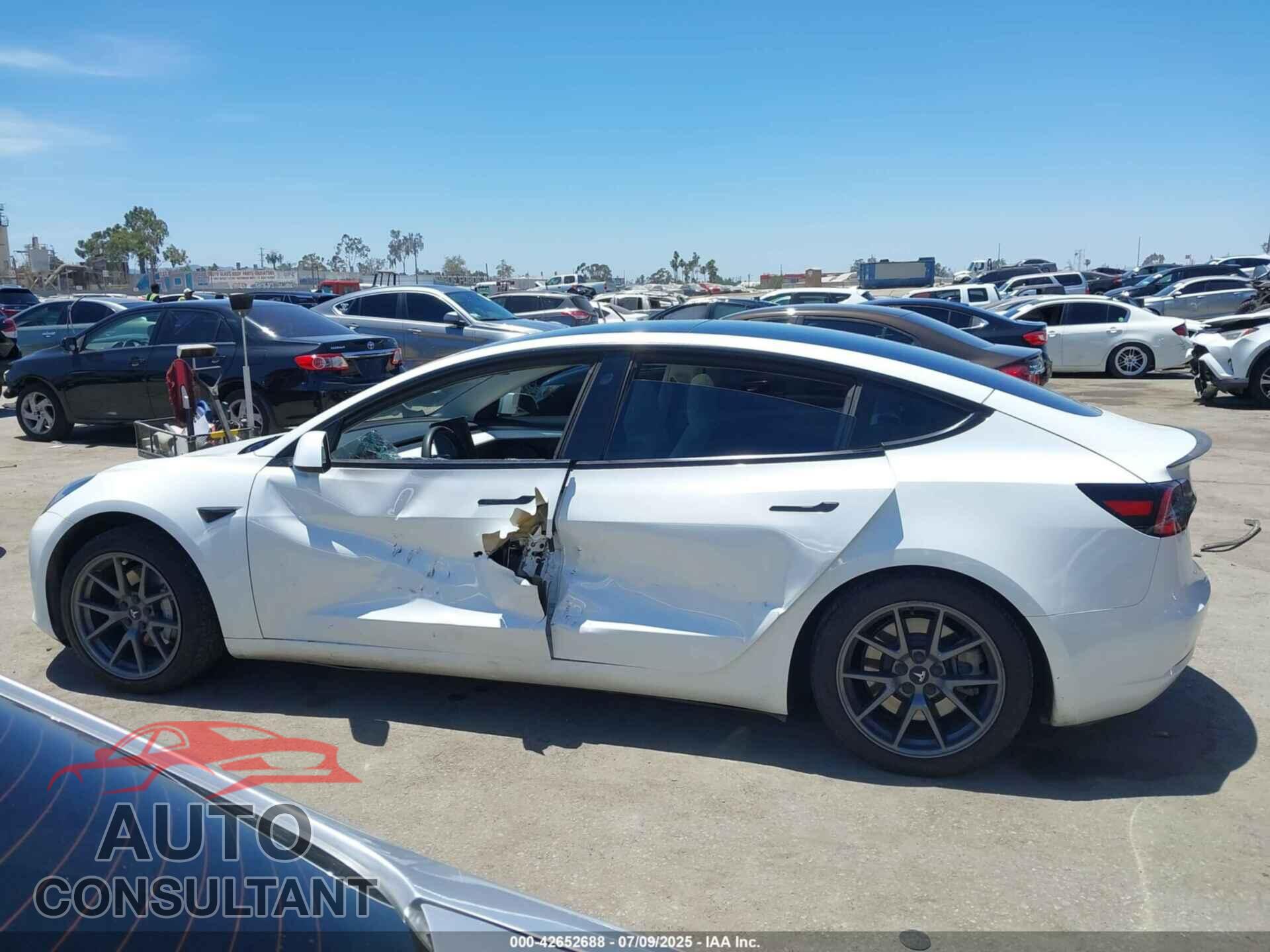TESLA MODEL 3 2023 - 5YJ3E1EA4PF512121