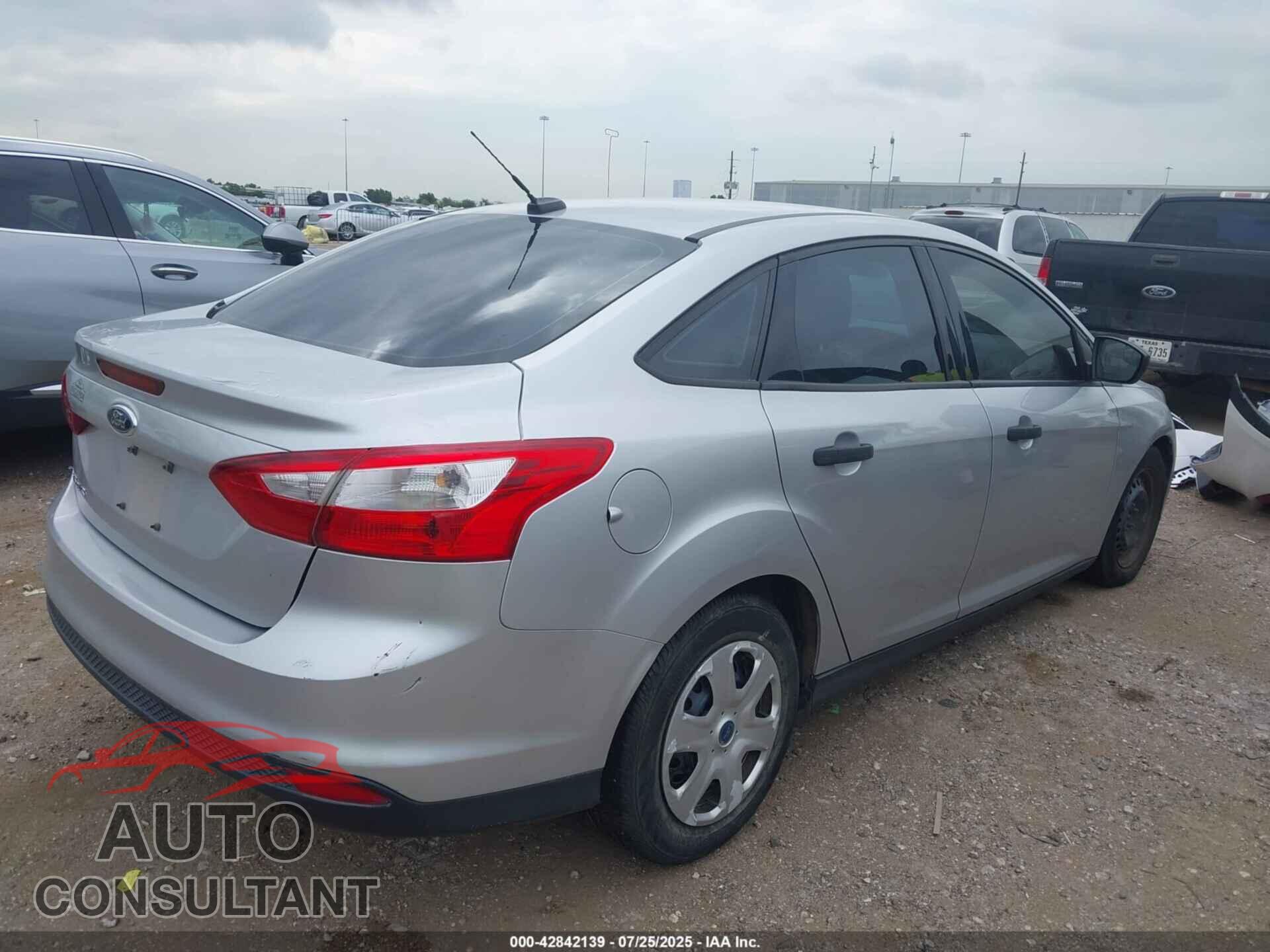 FORD FOCUS 2012 - 1FAHP3E21CL267215