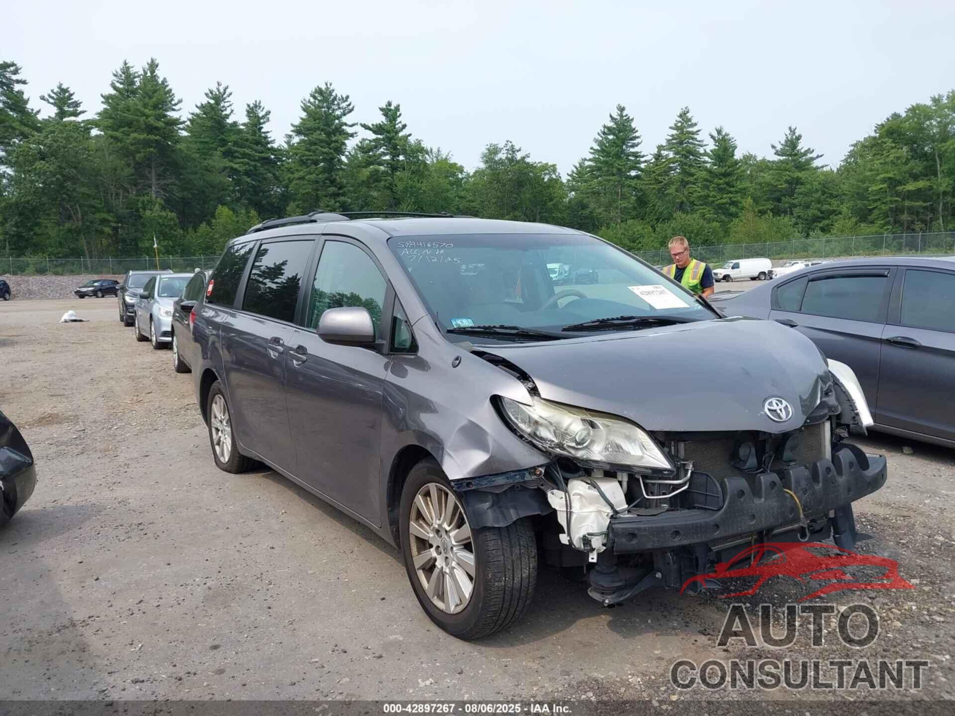 TOYOTA SIENNA 2012 - 5TDJK3DC1CS042313
