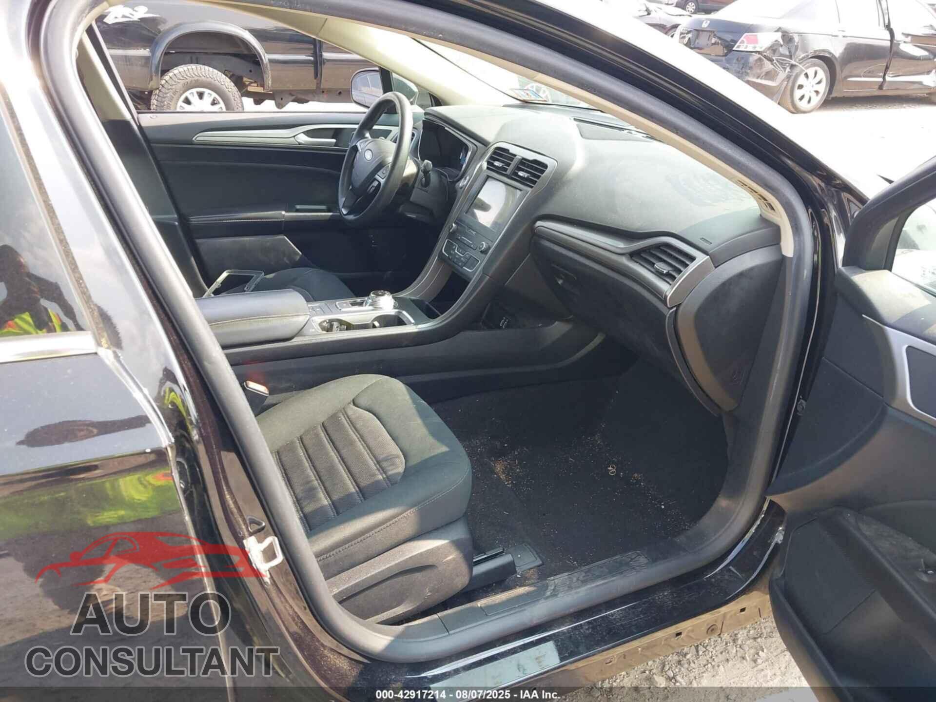 FORD FUSION 2020 - 3FA6P0LU4LR224242