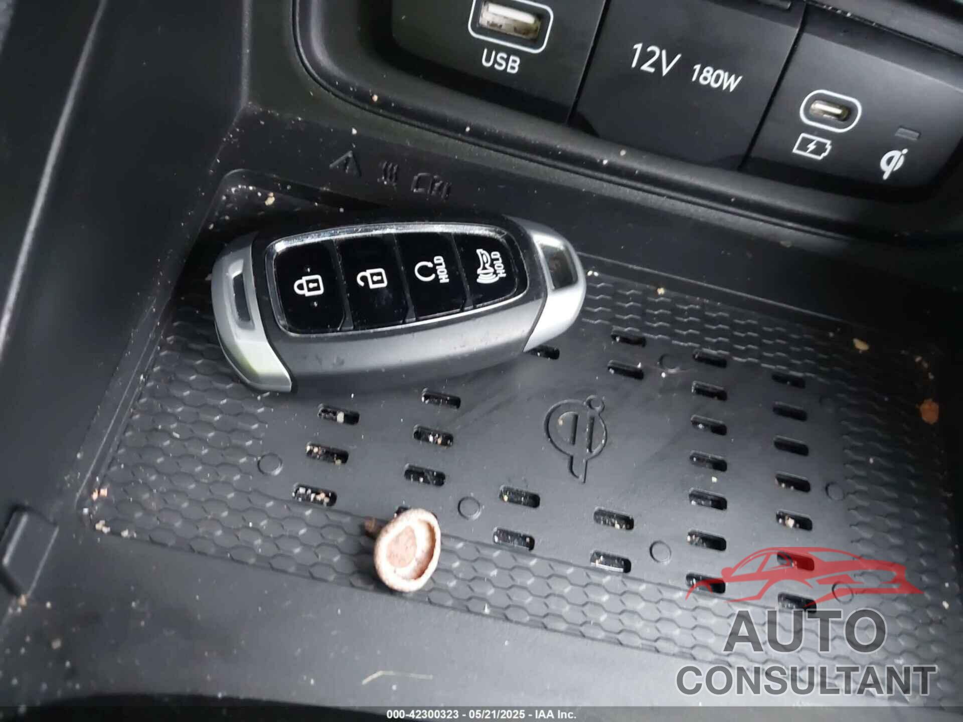 HYUNDAI VENUE 2024 - KMHRC8A33RU327628
