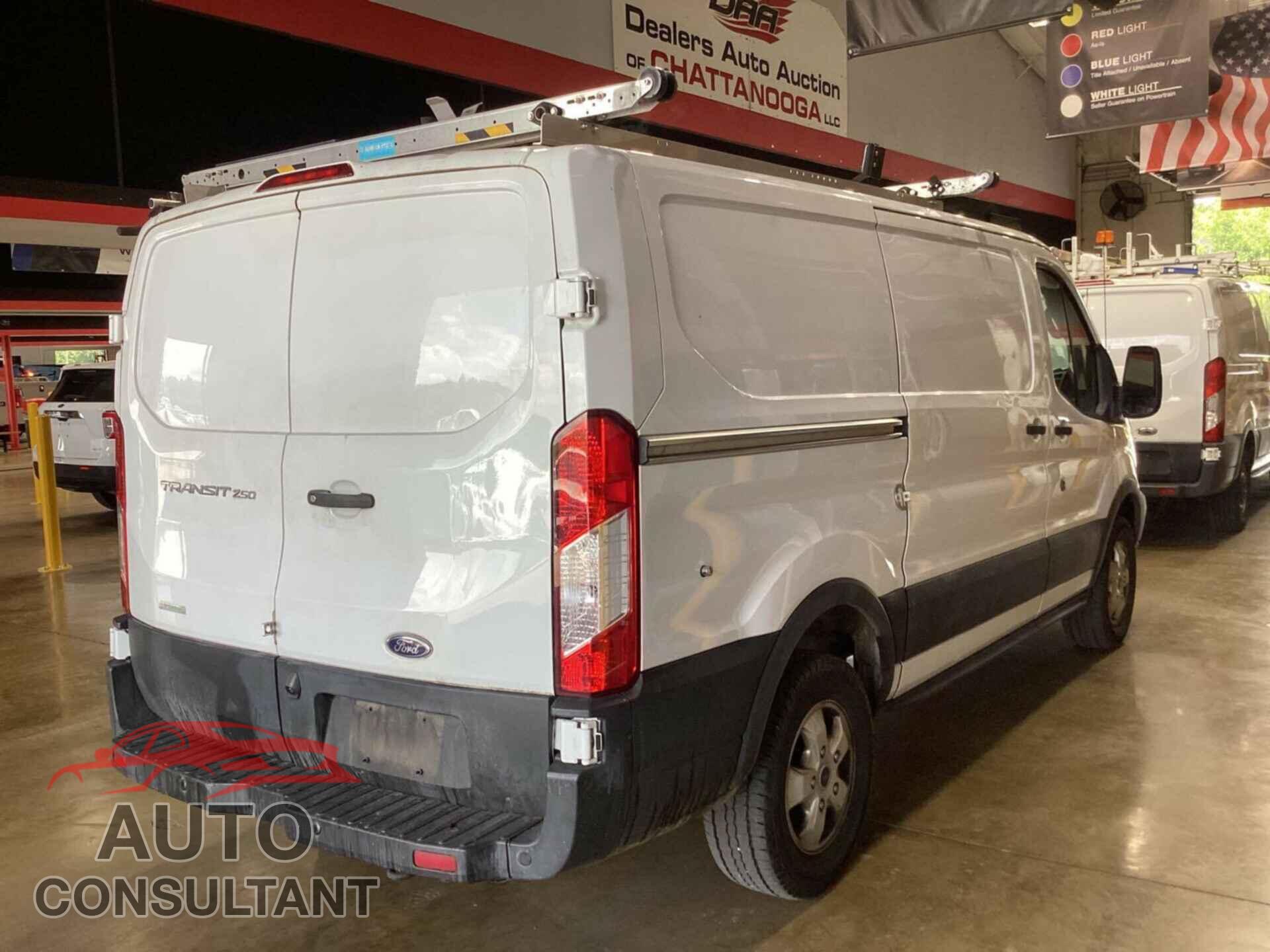FORD TRANSIT 2019 - 1FTYR1YG0KKA40795