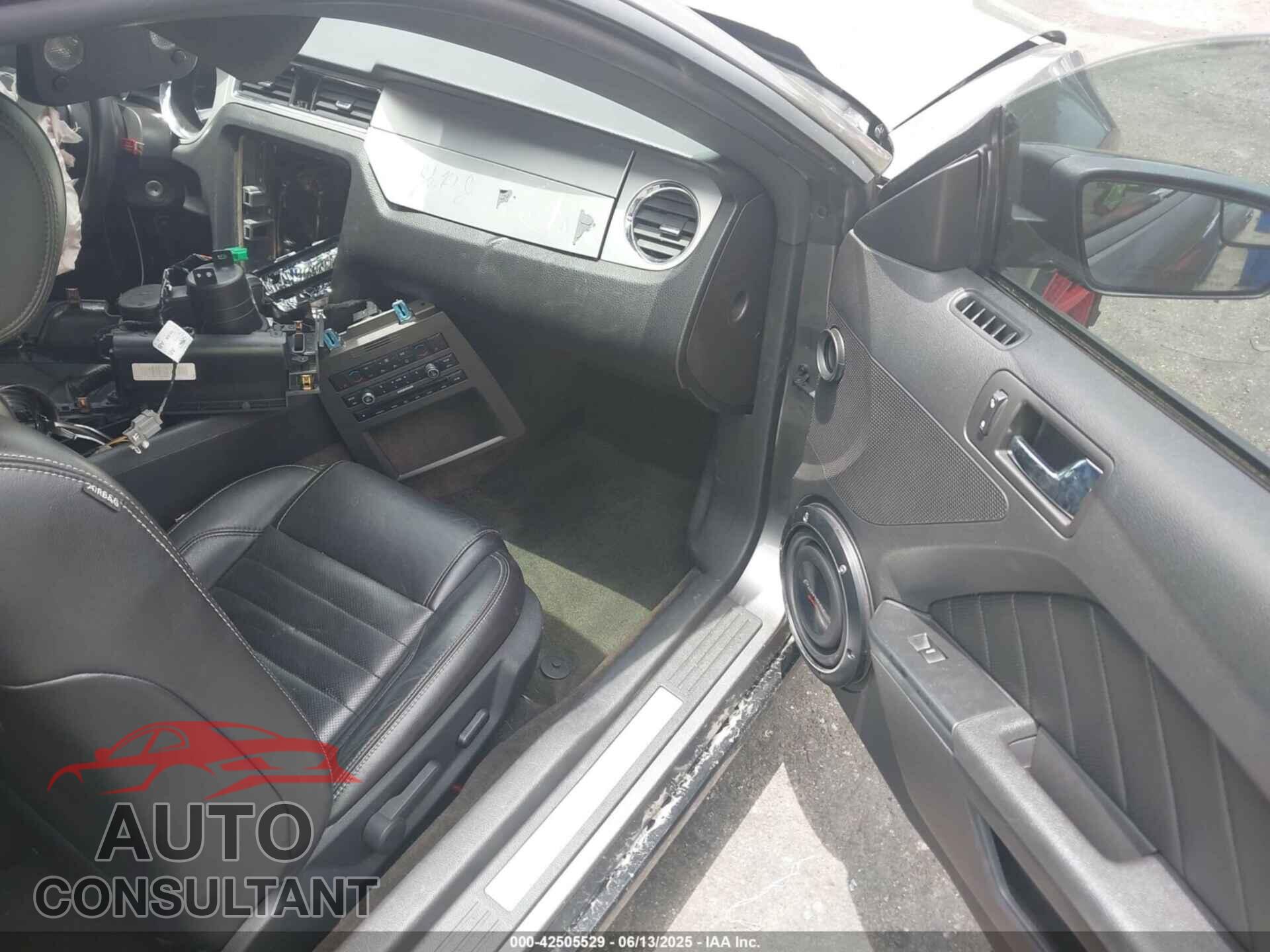 FORD MUSTANG 2014 - 1ZVBP8AM4E5202545