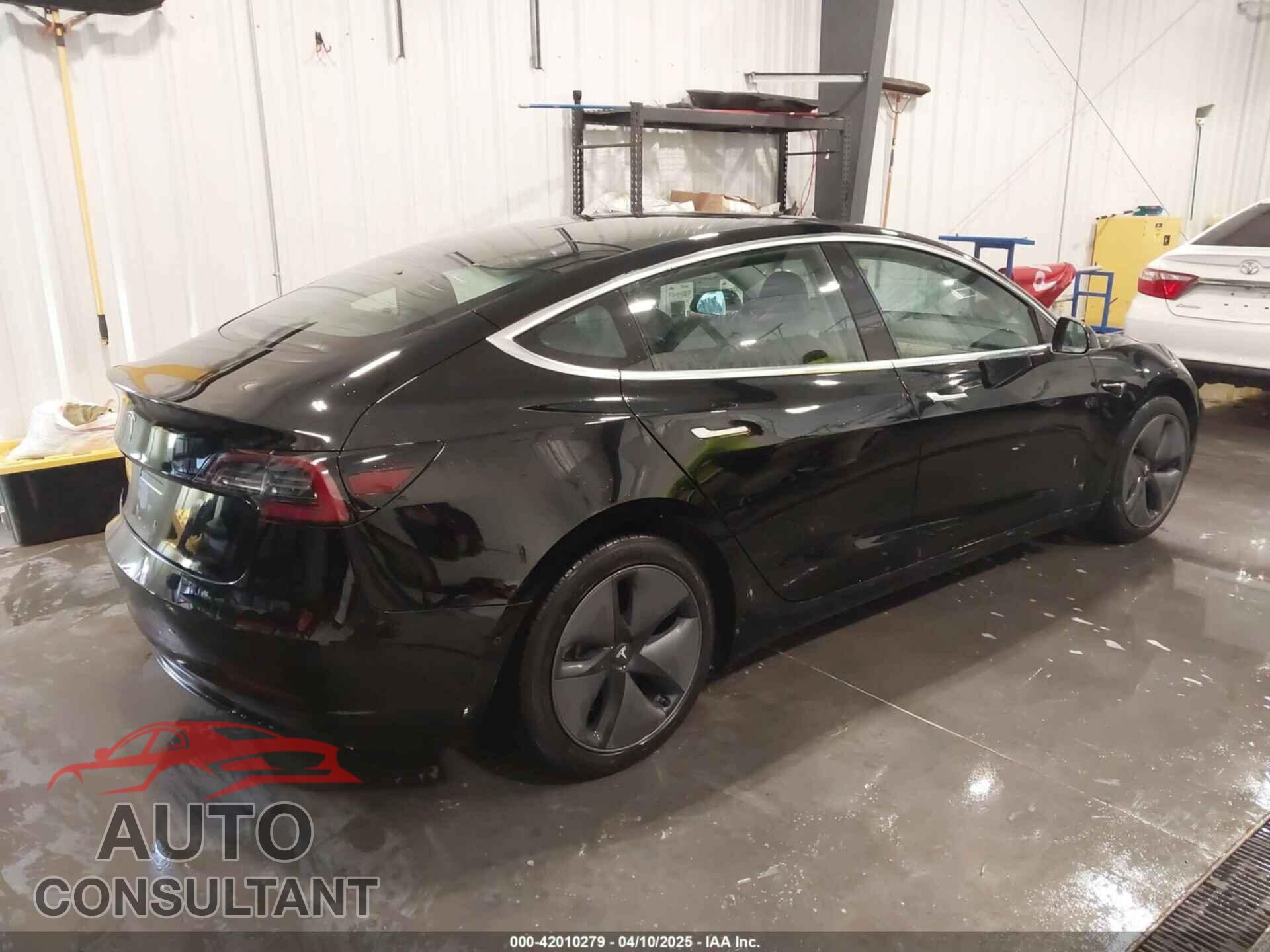 TESLA MODEL 3 2018 - 5YJ3E1EAXJF156572