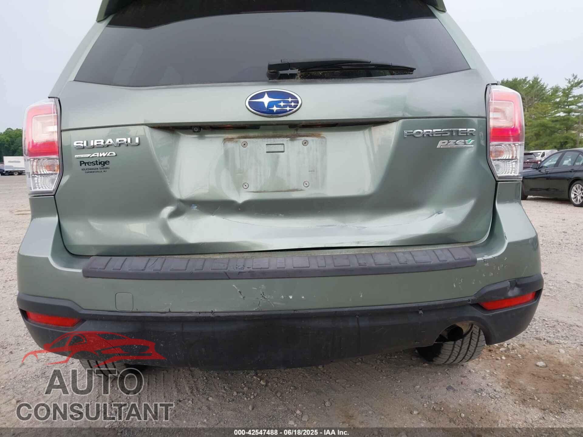 SUBARU FORESTER 2017 - JF2SJAGC0HH572910