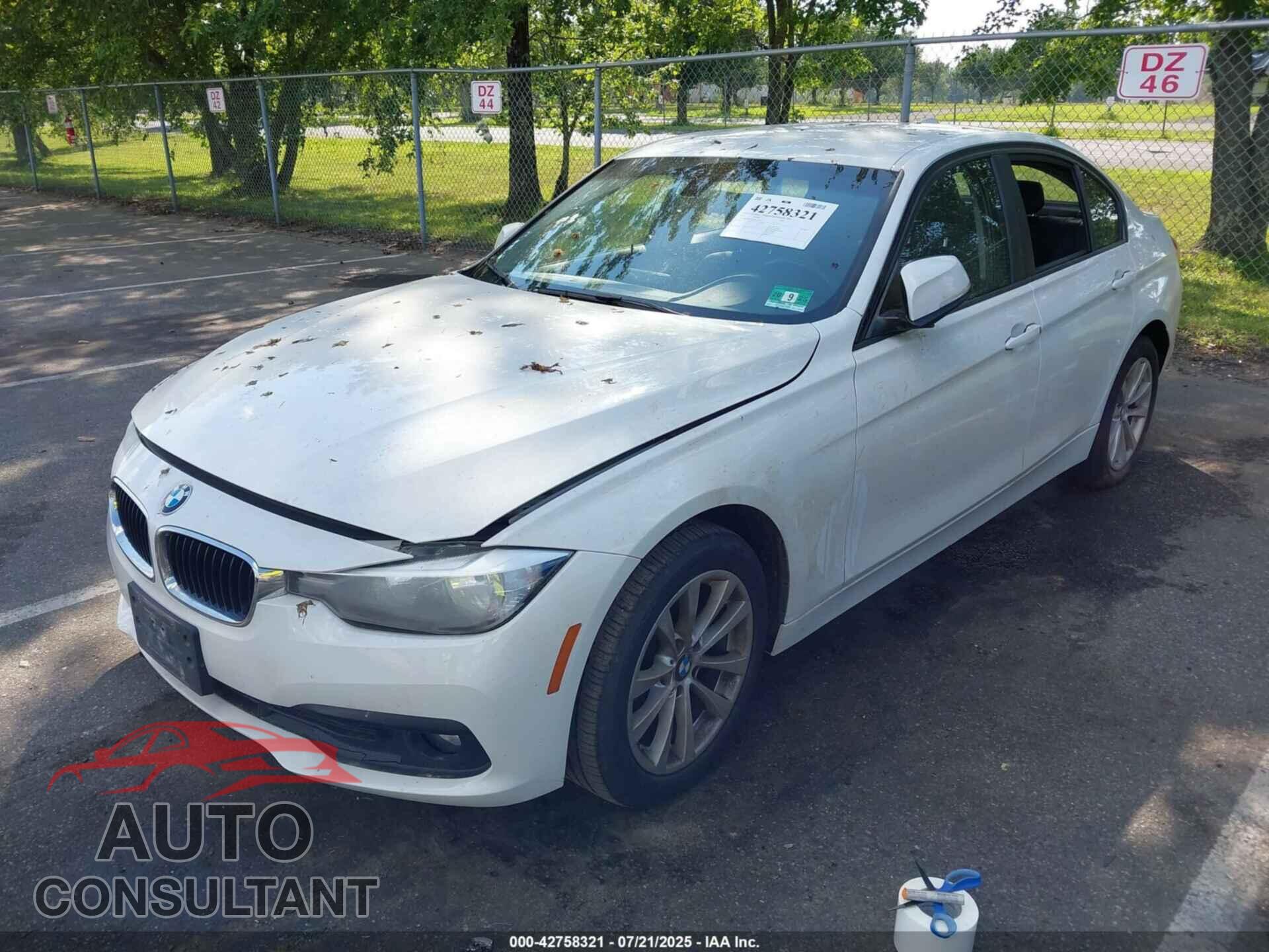 BMW 320I 2016 - WBA8E5G59GNU21325